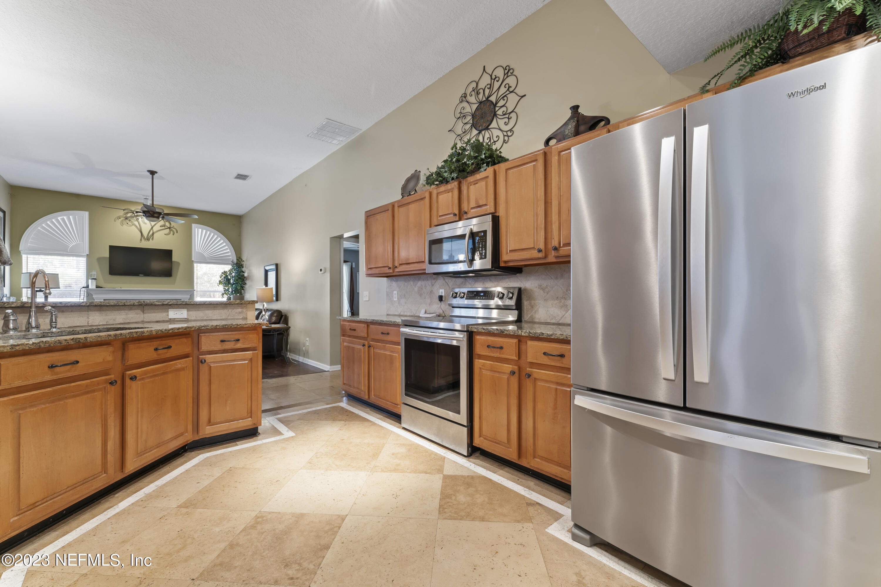 8146 LEAFCREST Drive