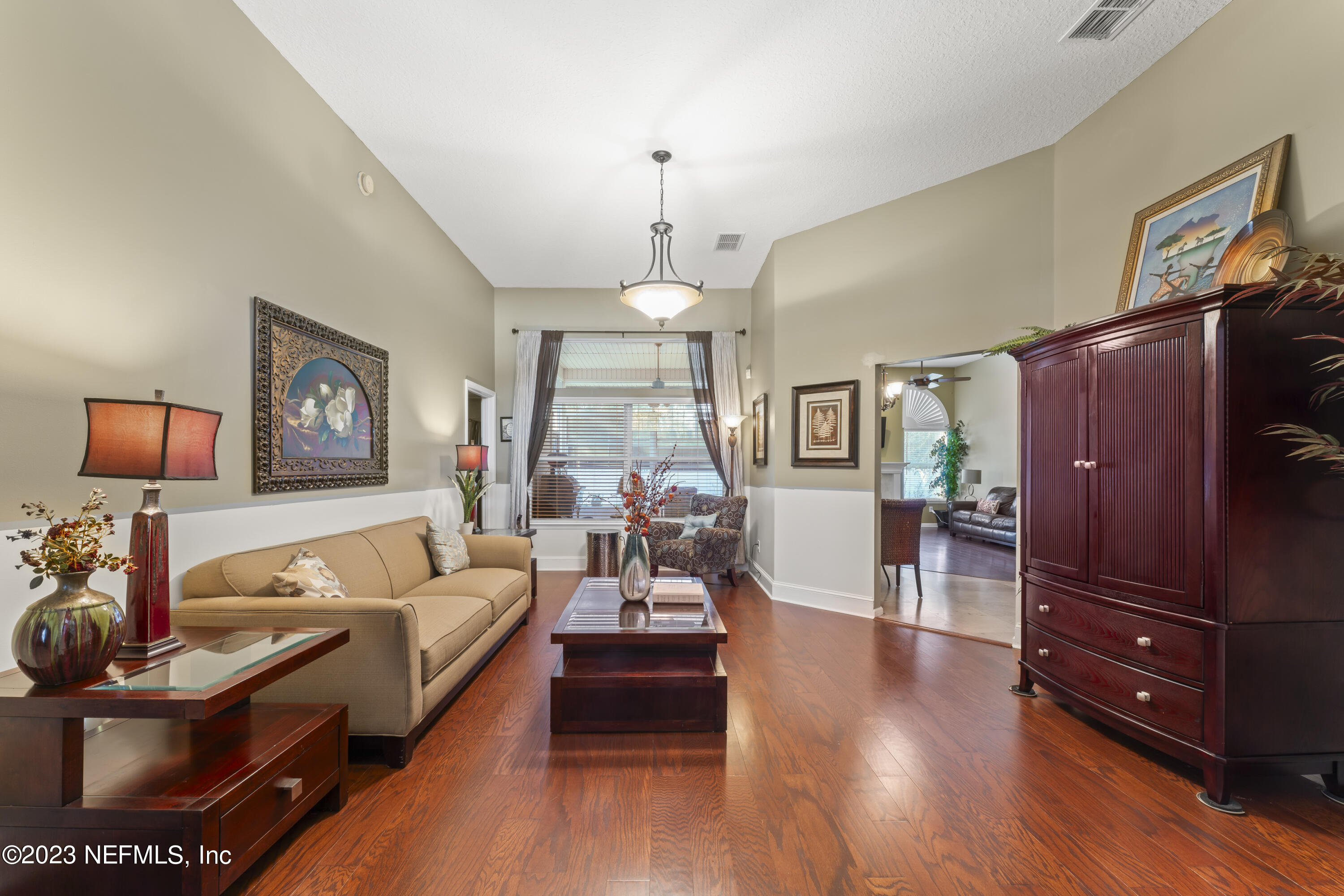 8146 LEAFCREST Drive