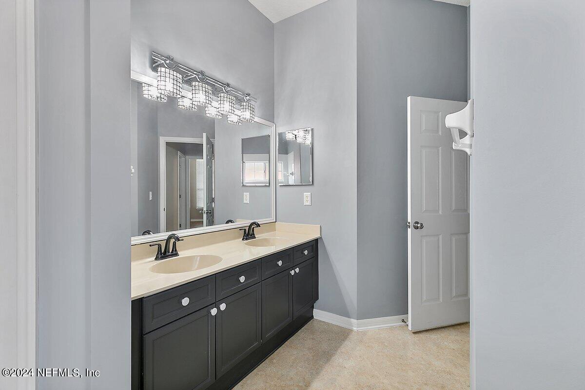 12580 BRIARMEAD Lane