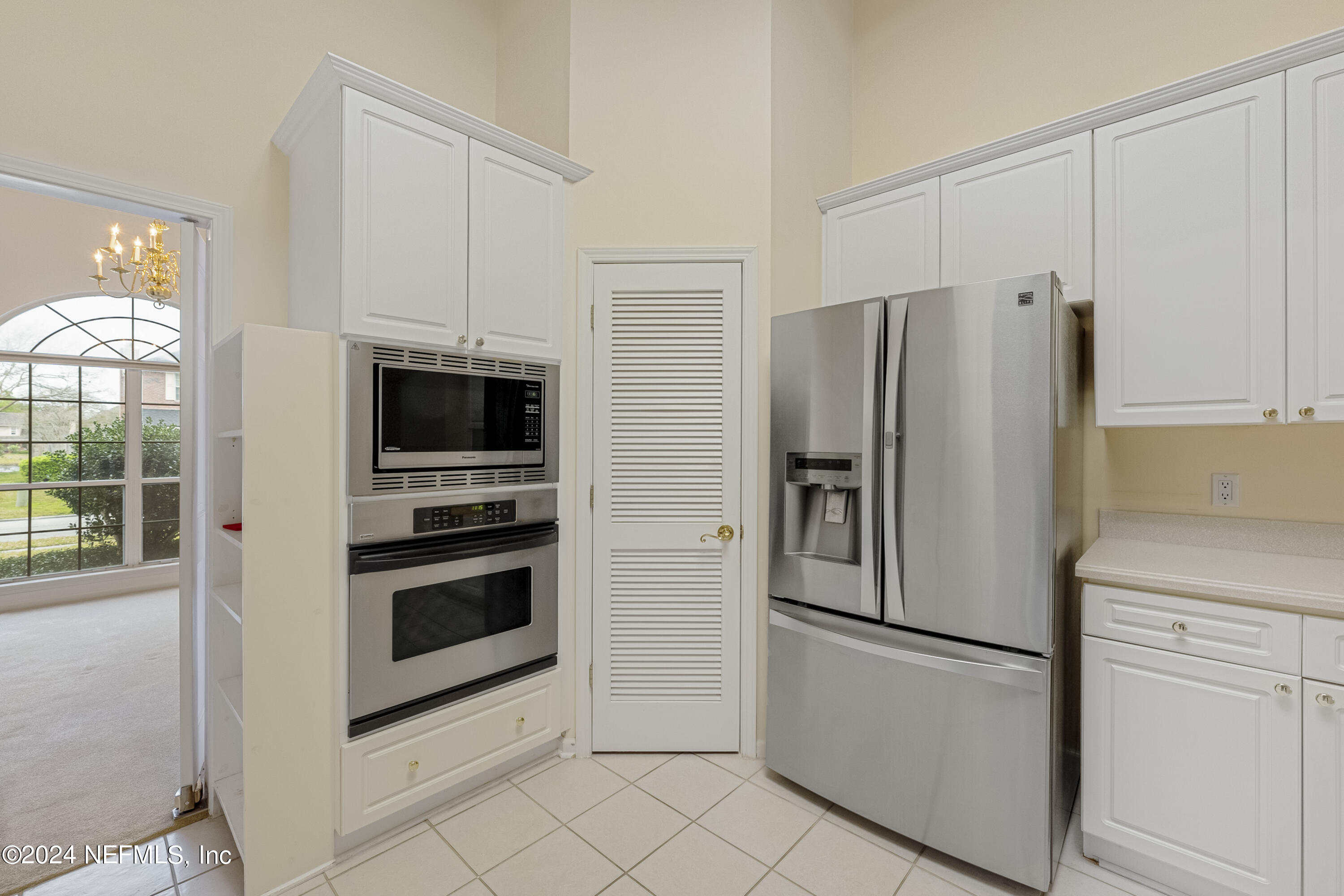 9227 JAYBIRD Circle E