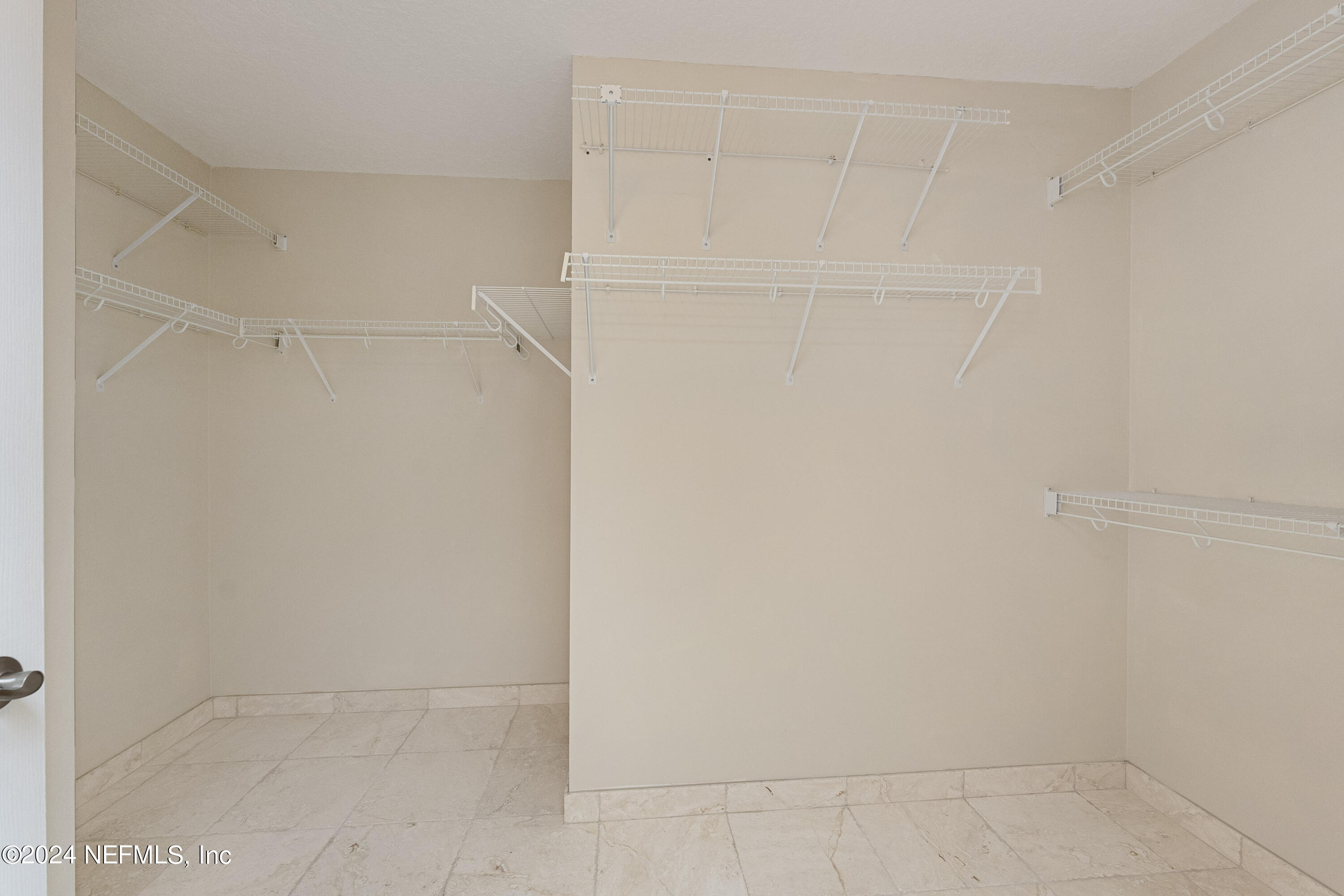 9227 JAYBIRD Circle E