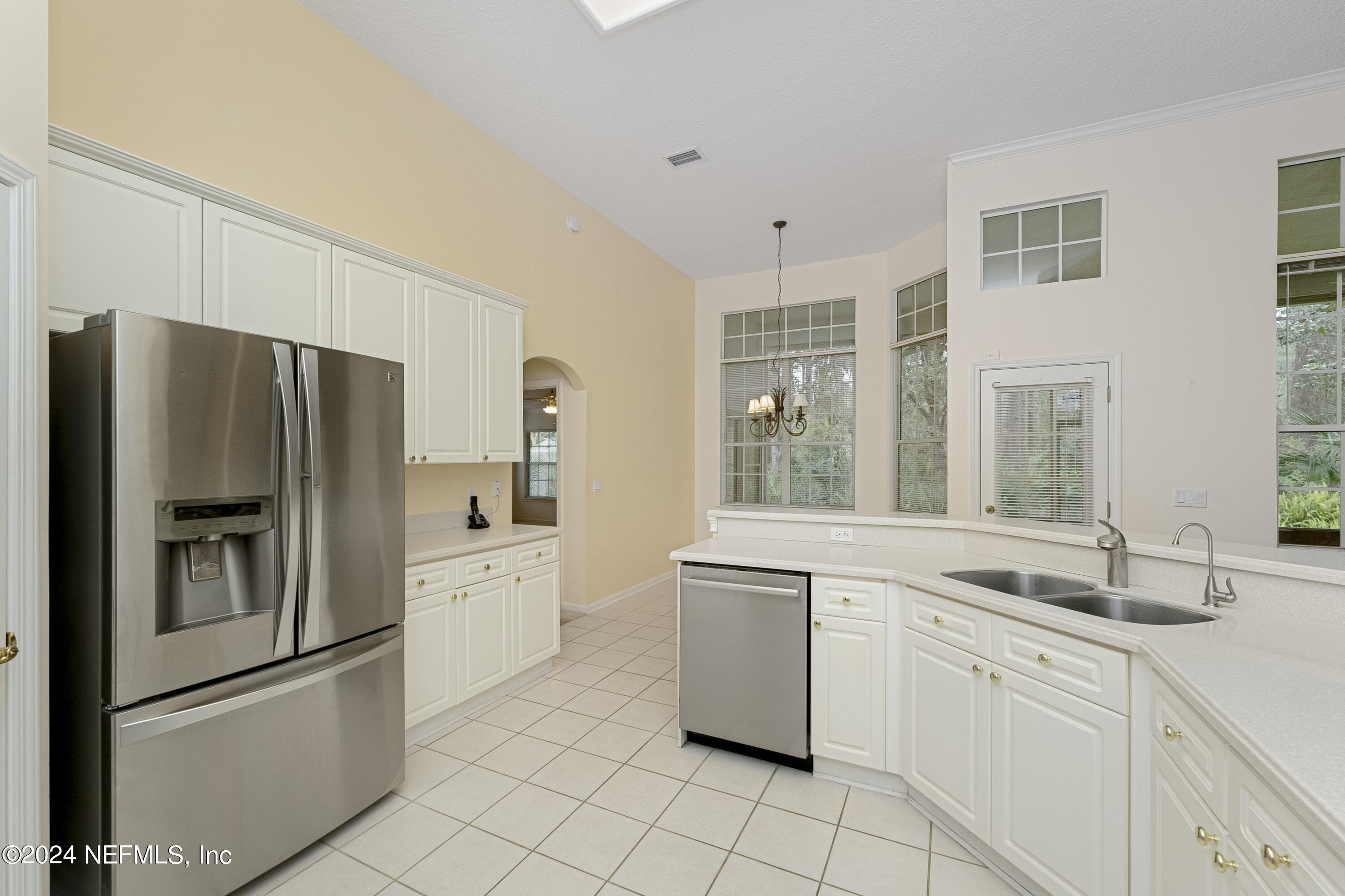 9227 JAYBIRD Circle E