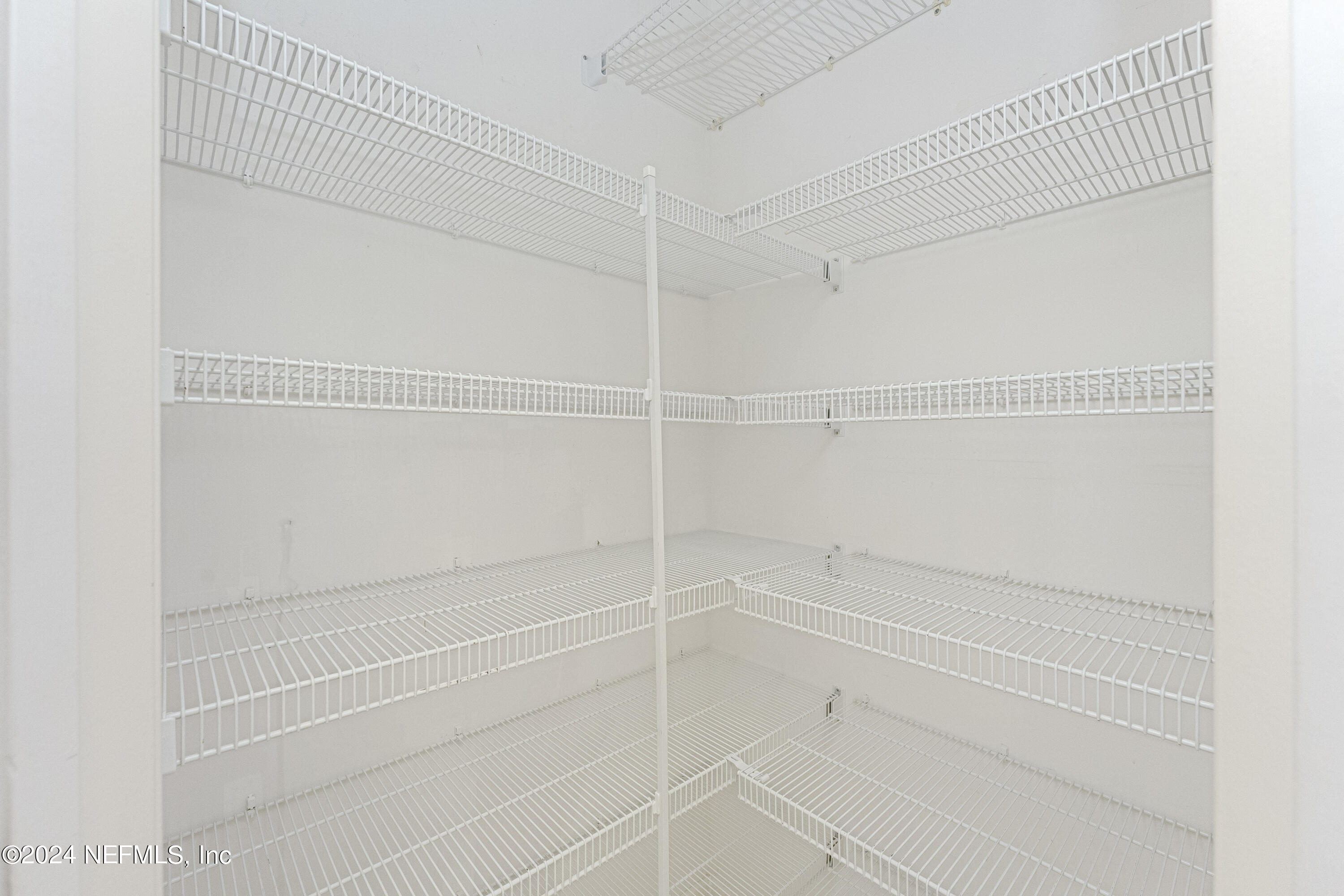 9227 JAYBIRD Circle E