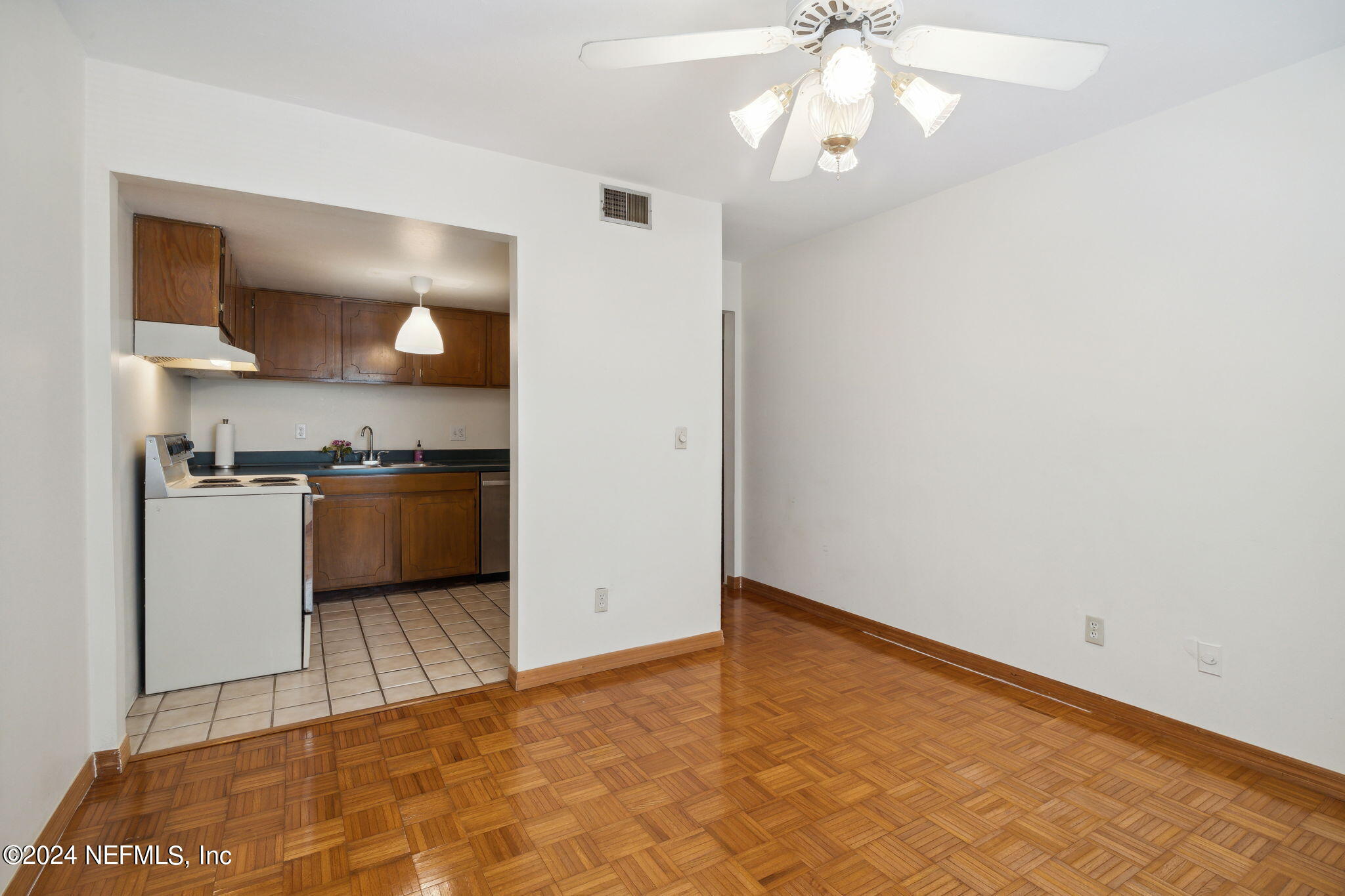 4321 PLAZA GATE Lane S, 201