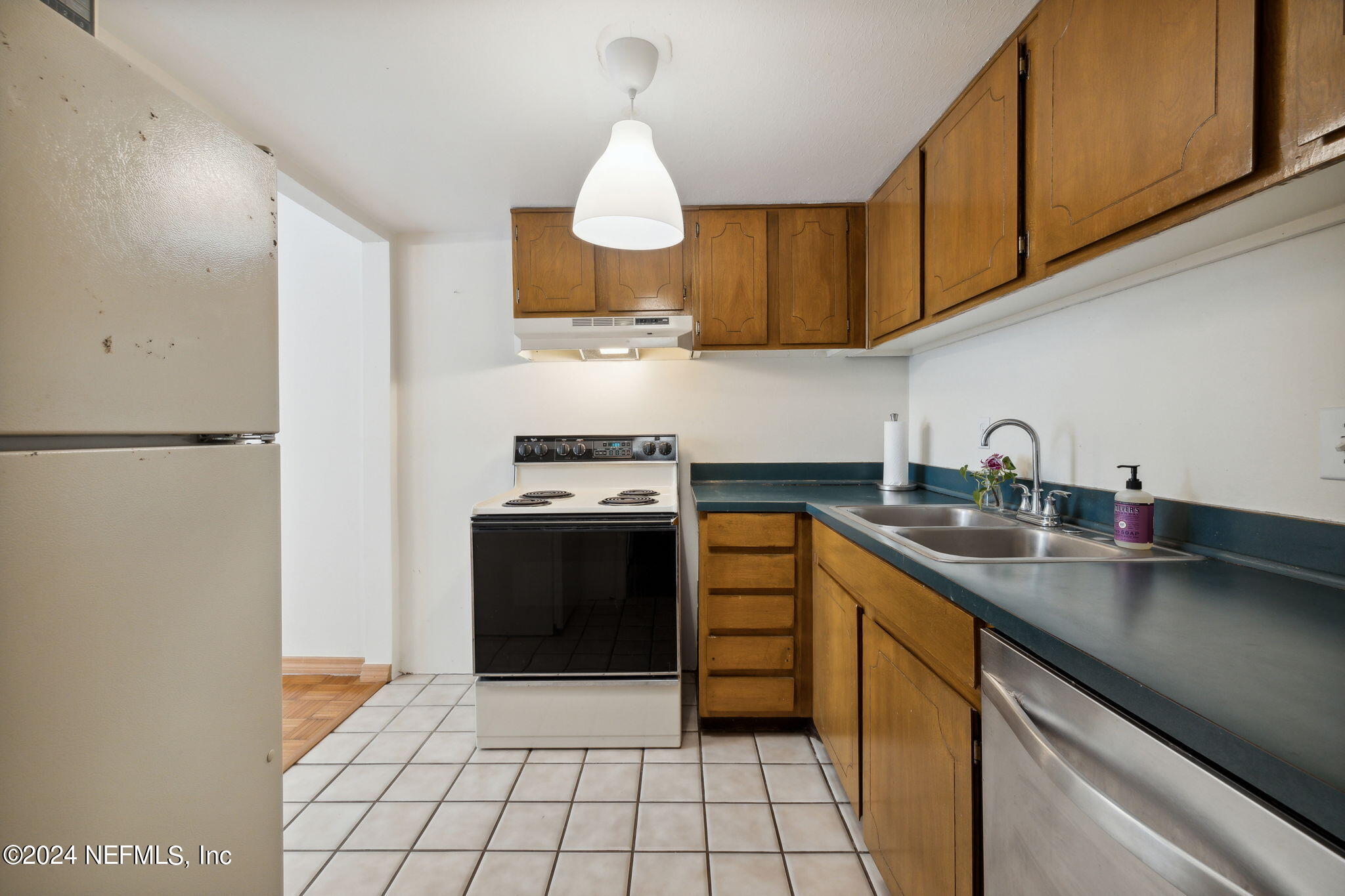 4321 PLAZA GATE Lane S, 201