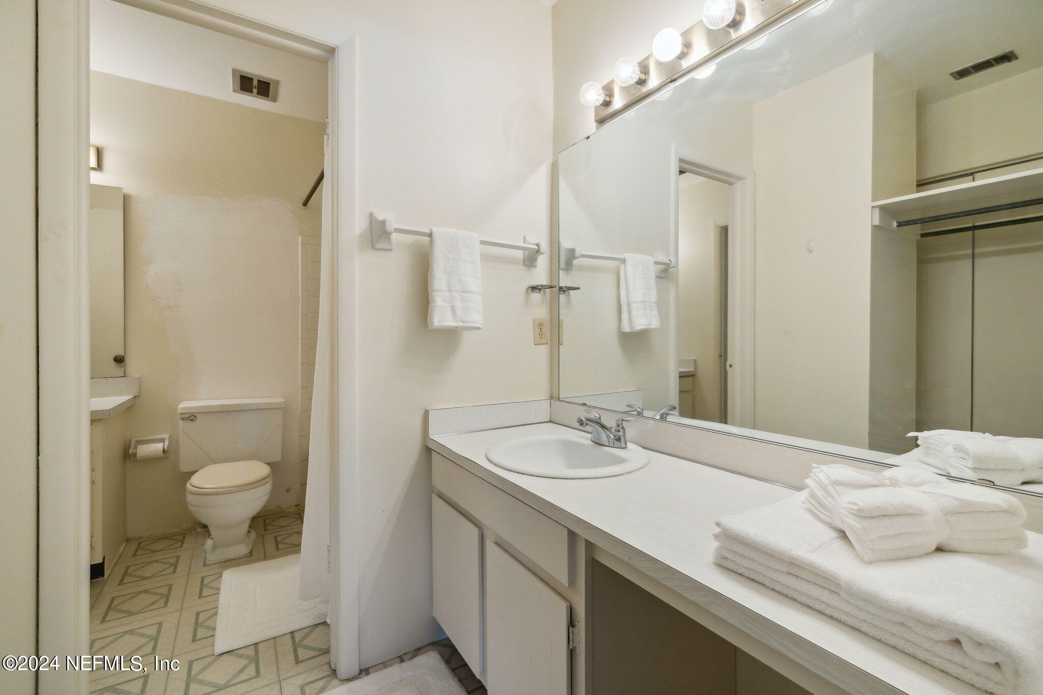 4321 PLAZA GATE Lane S, 201