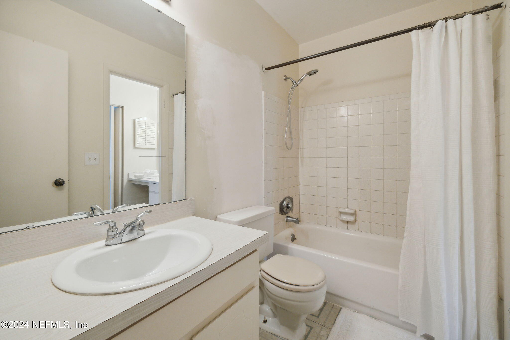 4321 PLAZA GATE Lane S, 201