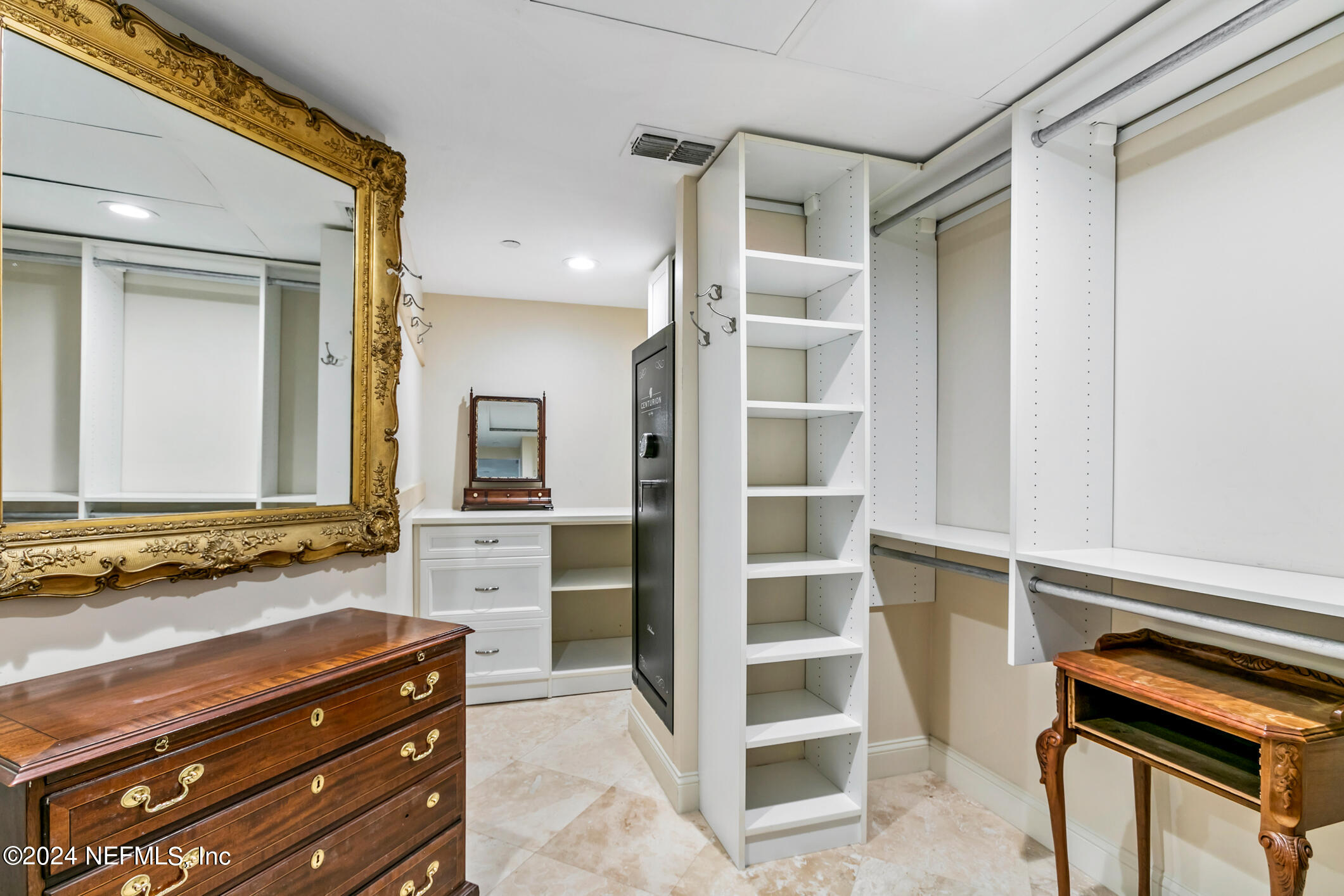 1560 LANCASTER Terrace, 802 & 804