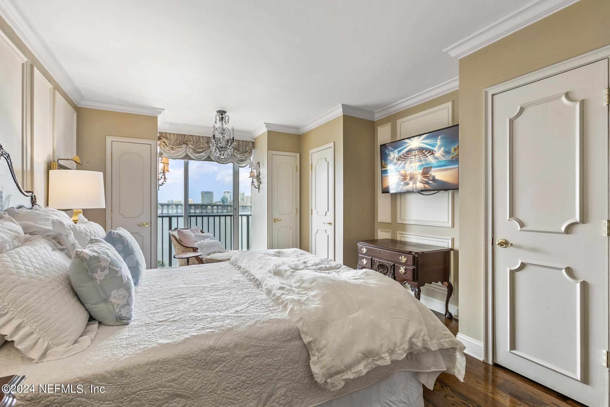 1560 LANCASTER Terrace, 802 & 804