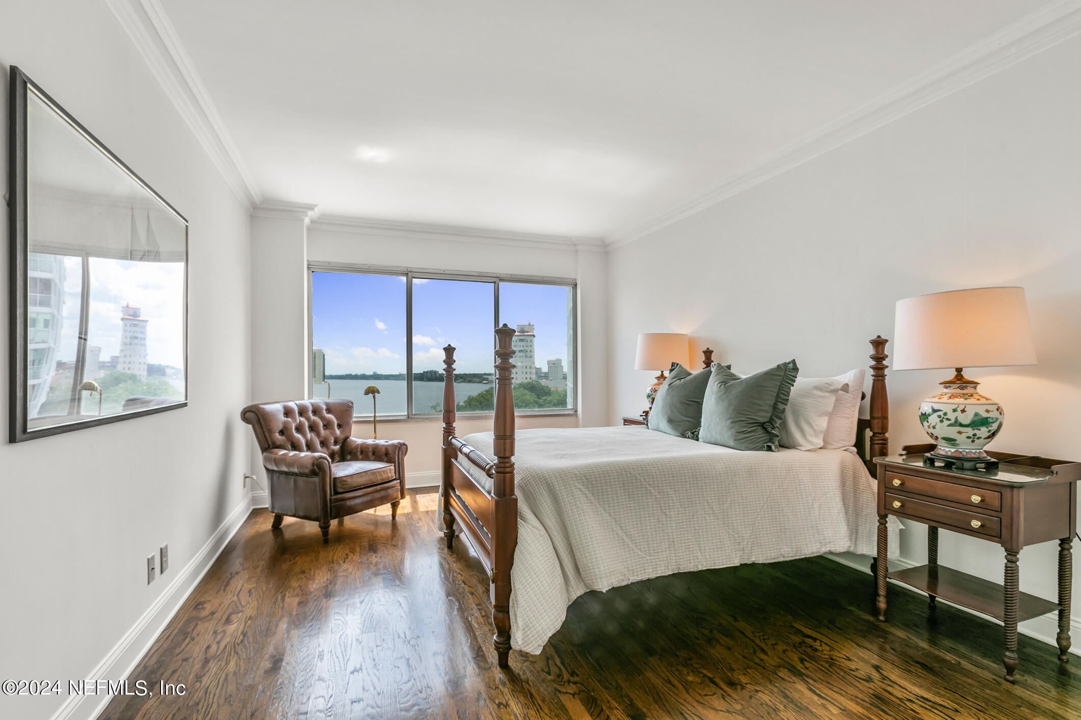 1560 LANCASTER Terrace, 802 & 804