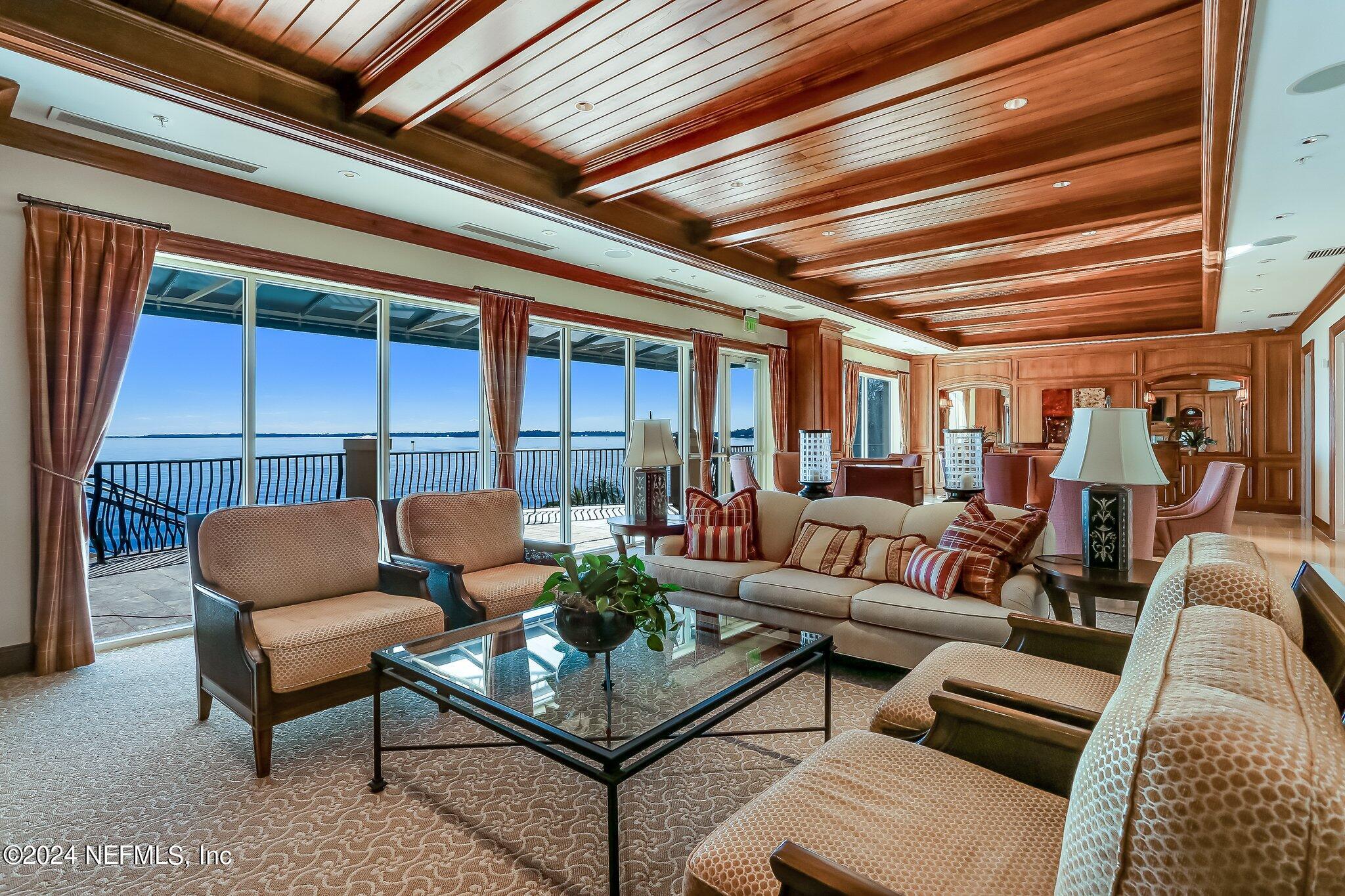 2366 RIVERSIDE Avenue