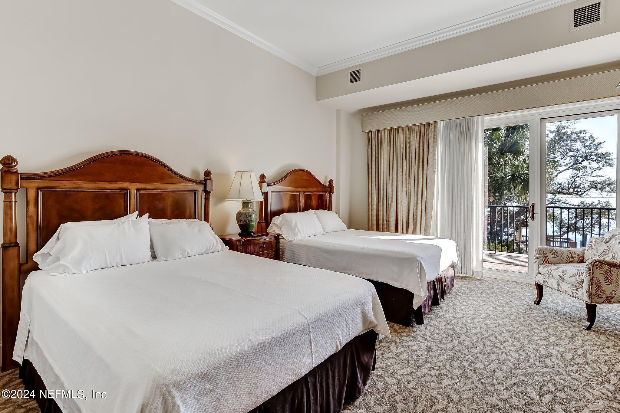 2366 RIVERSIDE Avenue