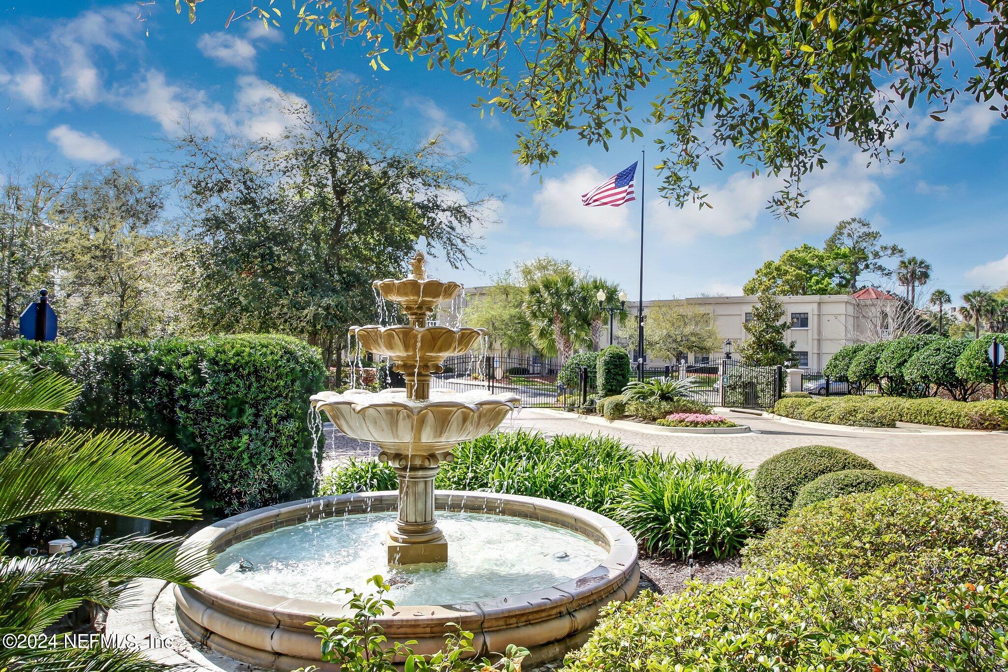 2366 RIVERSIDE Avenue