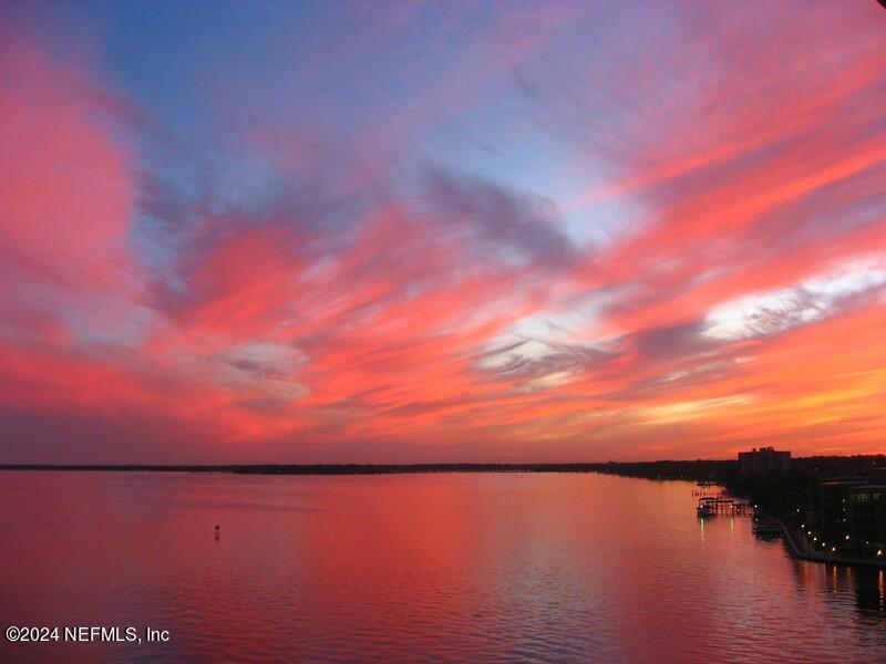 2366 RIVERSIDE Avenue