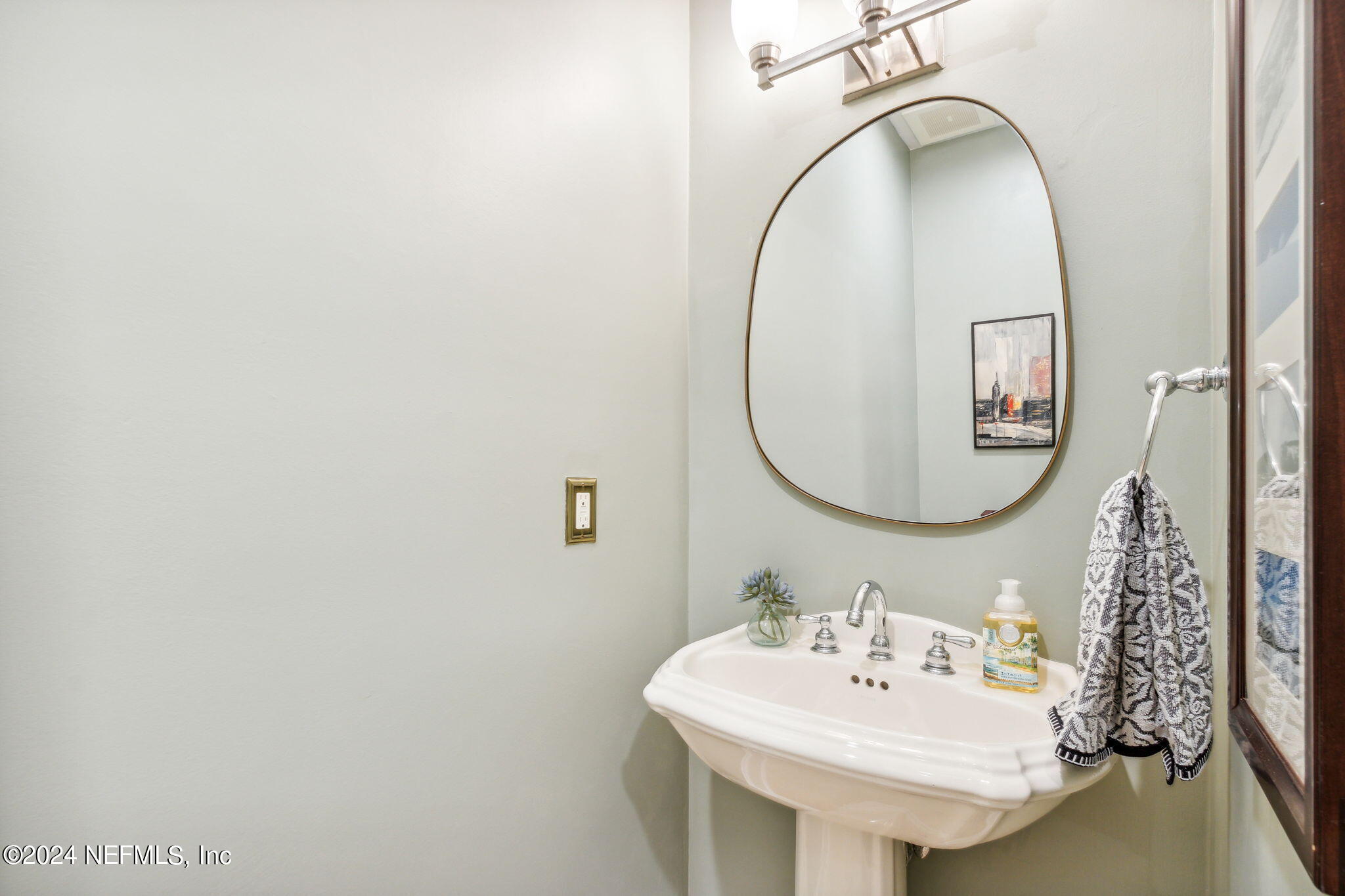 2366 RIVERSIDE Avenue