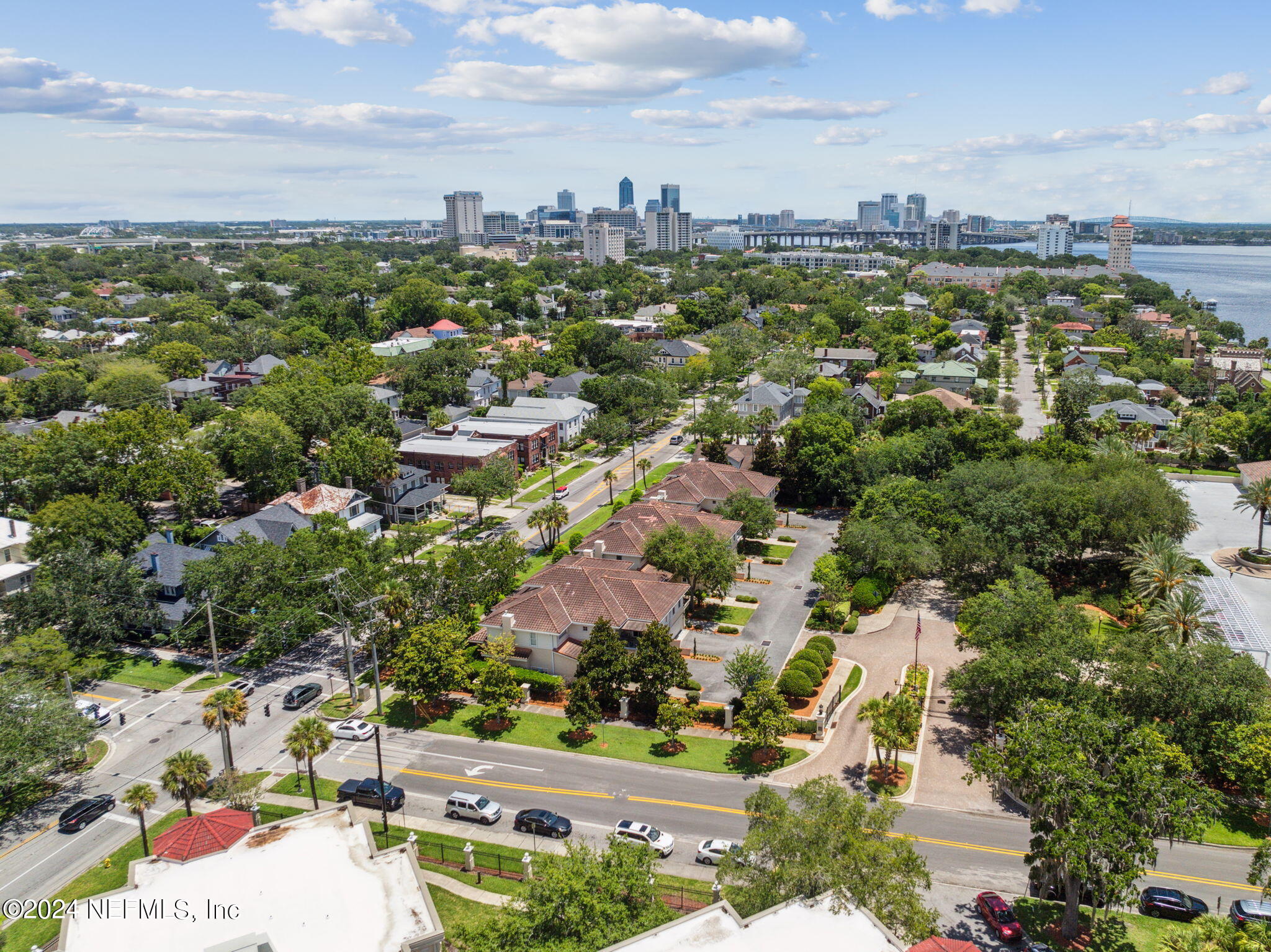 2366 RIVERSIDE Avenue