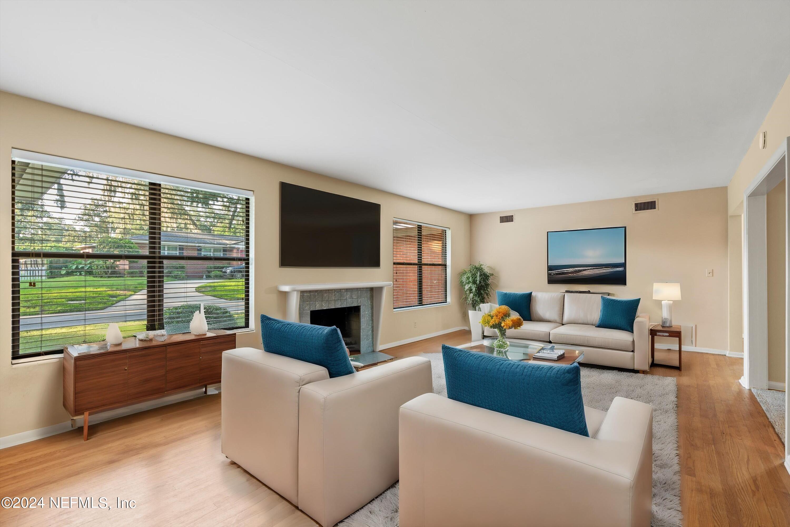 1362 RIVERBIRCH Lane