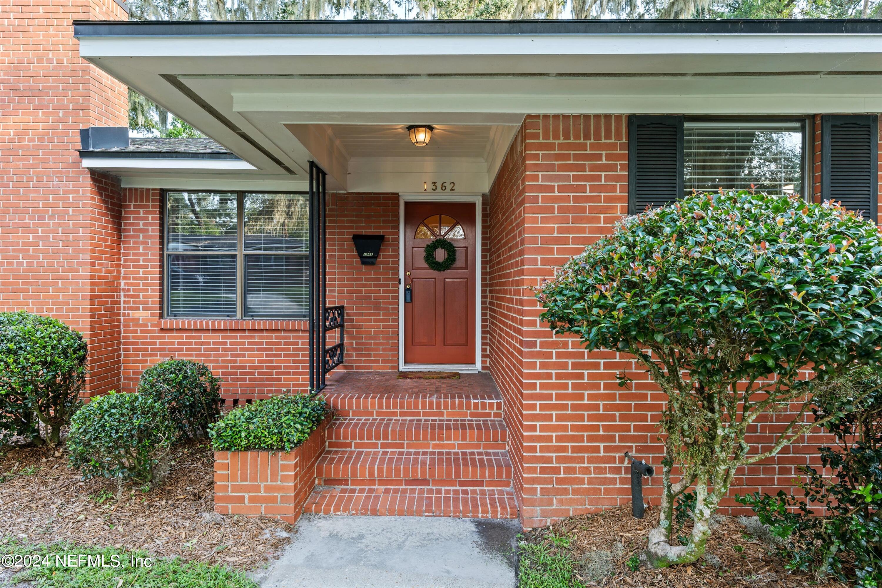 1362 RIVERBIRCH Lane