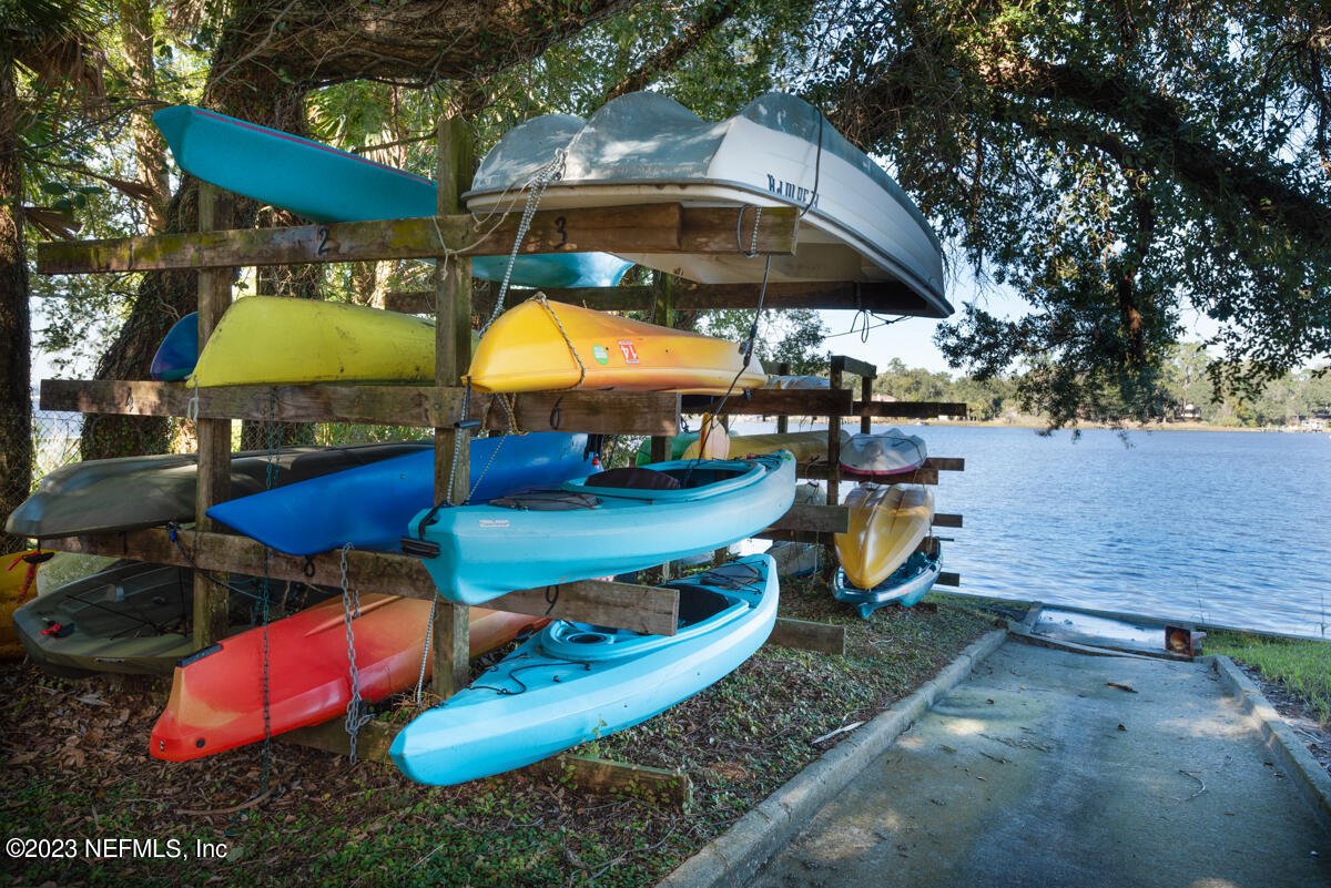 5811 ATLANTIC Boulevard, 73