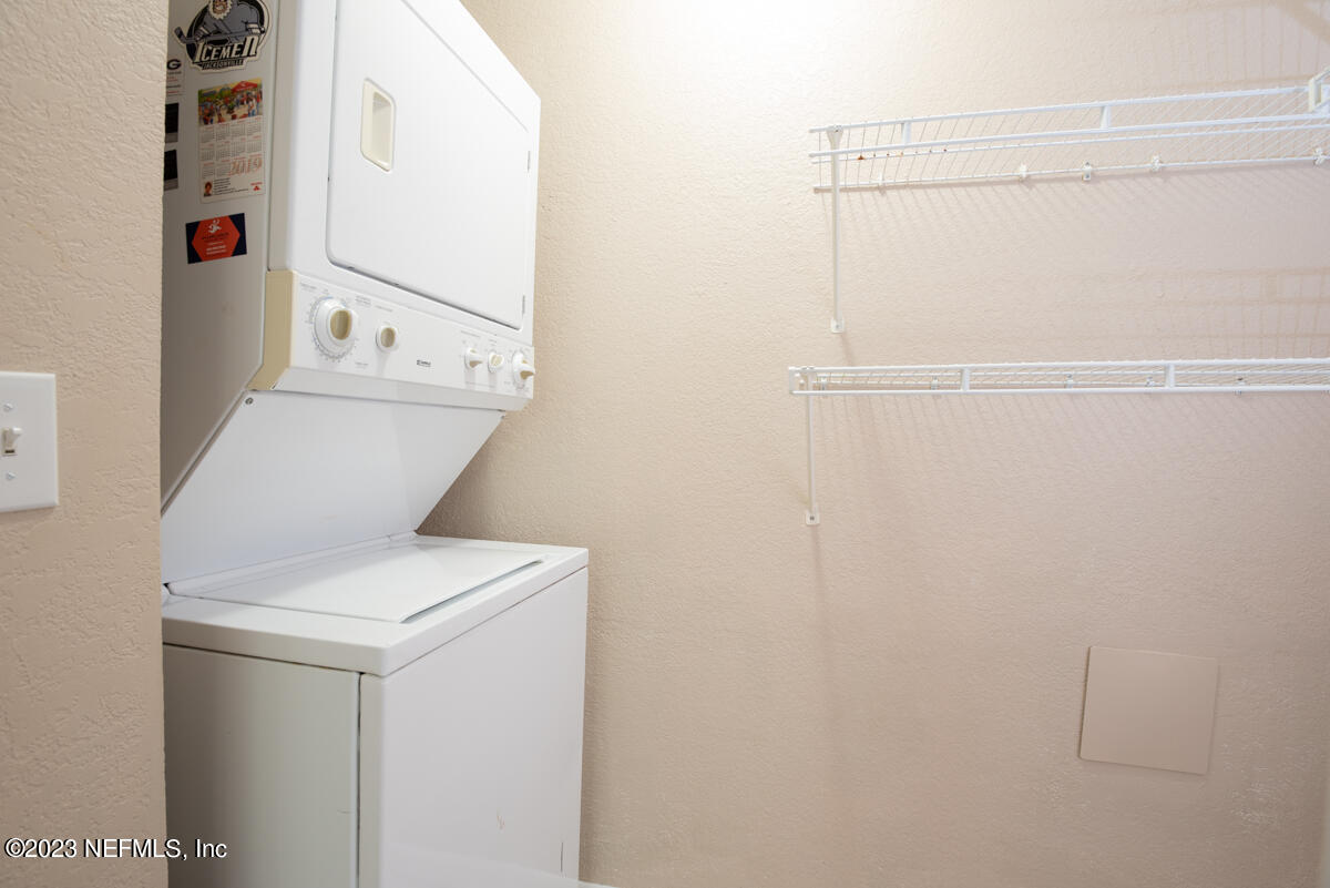 5811 ATLANTIC Boulevard, 73