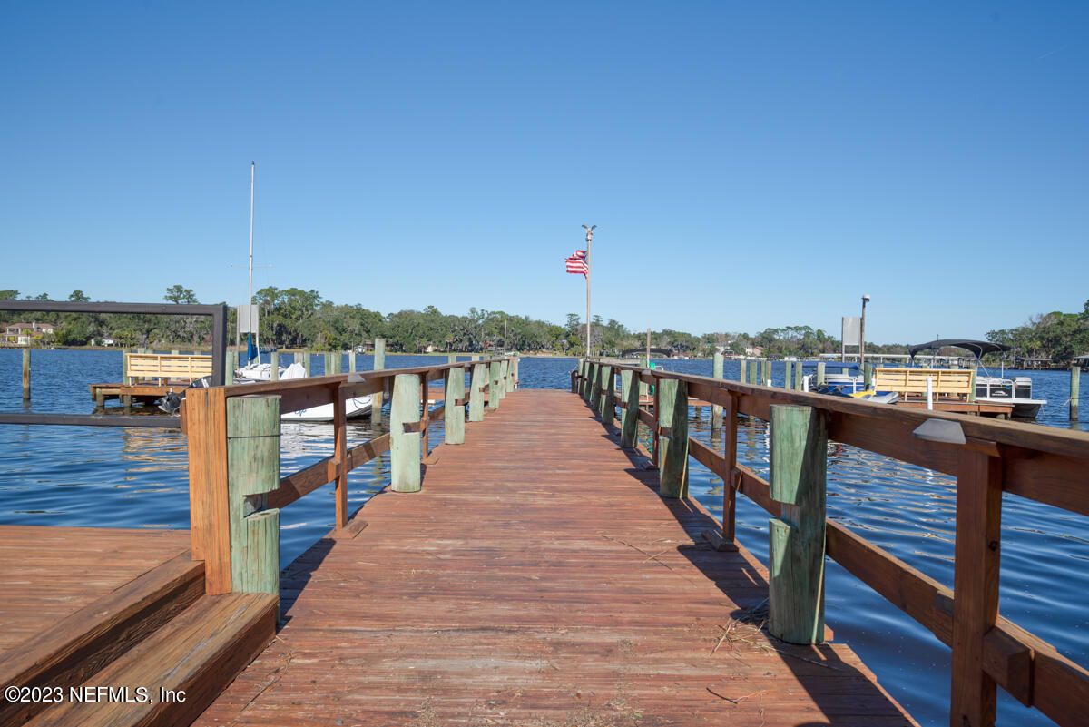 5811 ATLANTIC Boulevard, 73