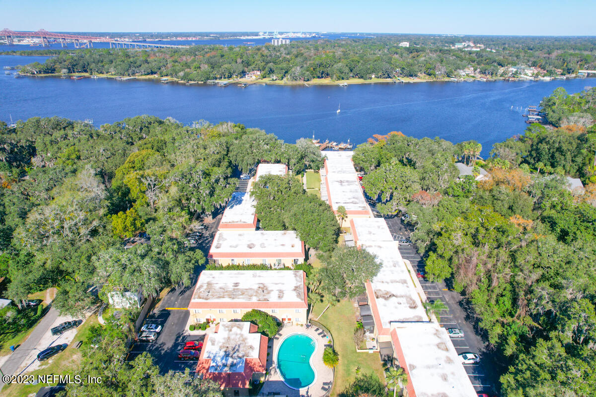 5811 ATLANTIC Boulevard, 73