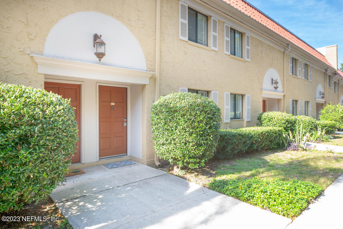 5811 ATLANTIC Boulevard, 73