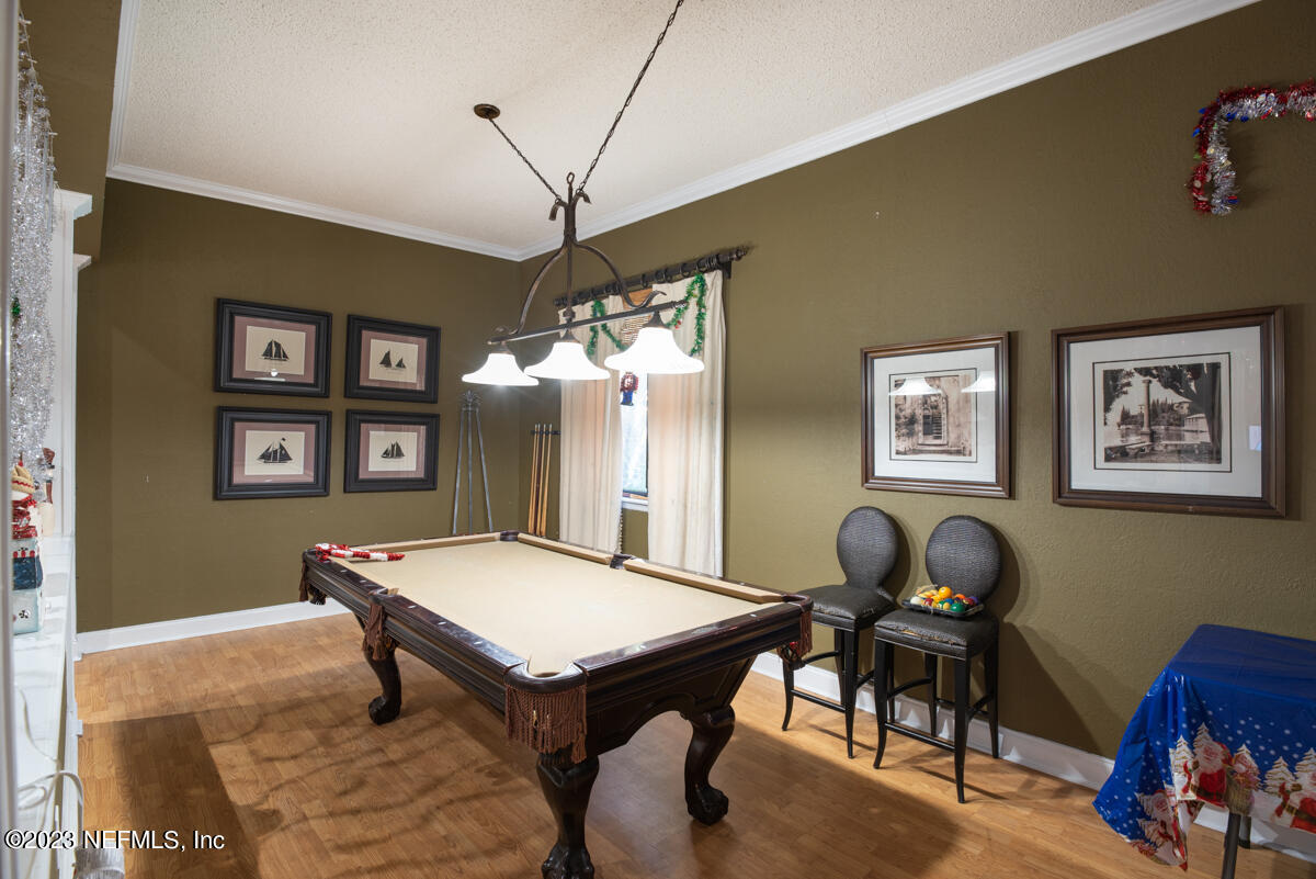 5811 ATLANTIC Boulevard, 73