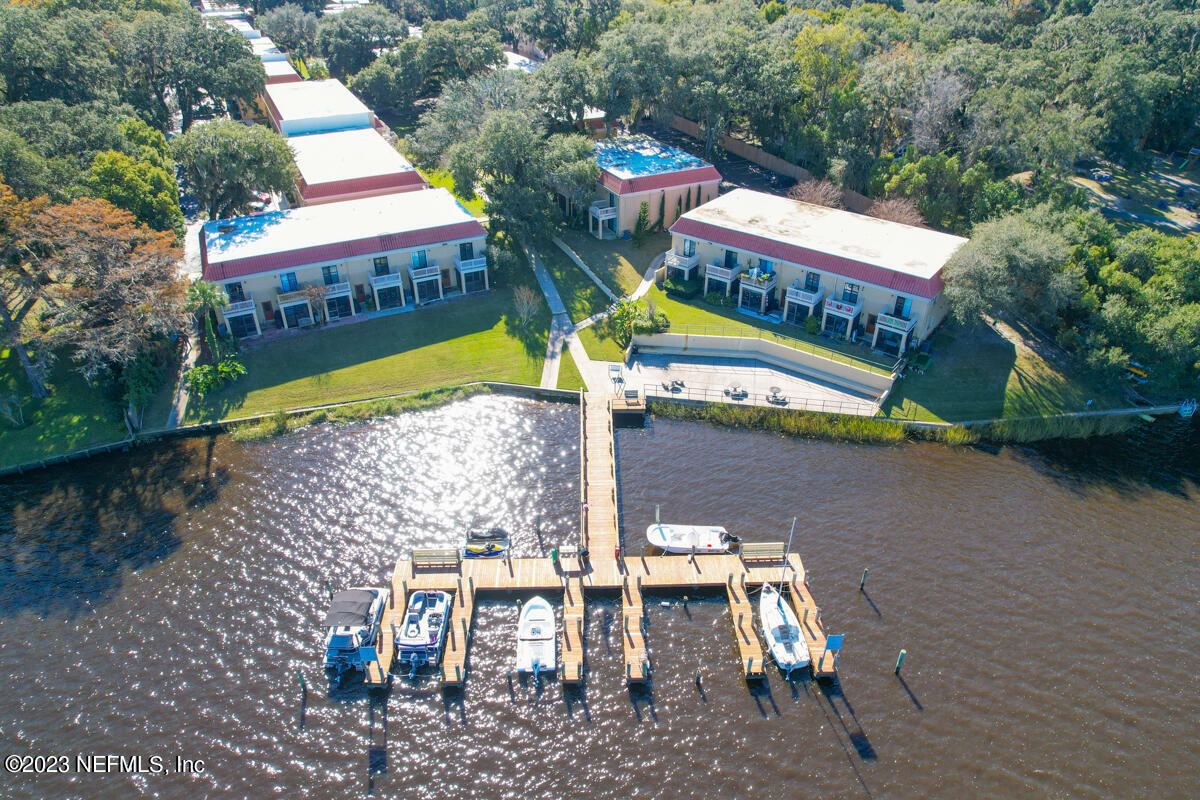 5811 ATLANTIC Boulevard, 73