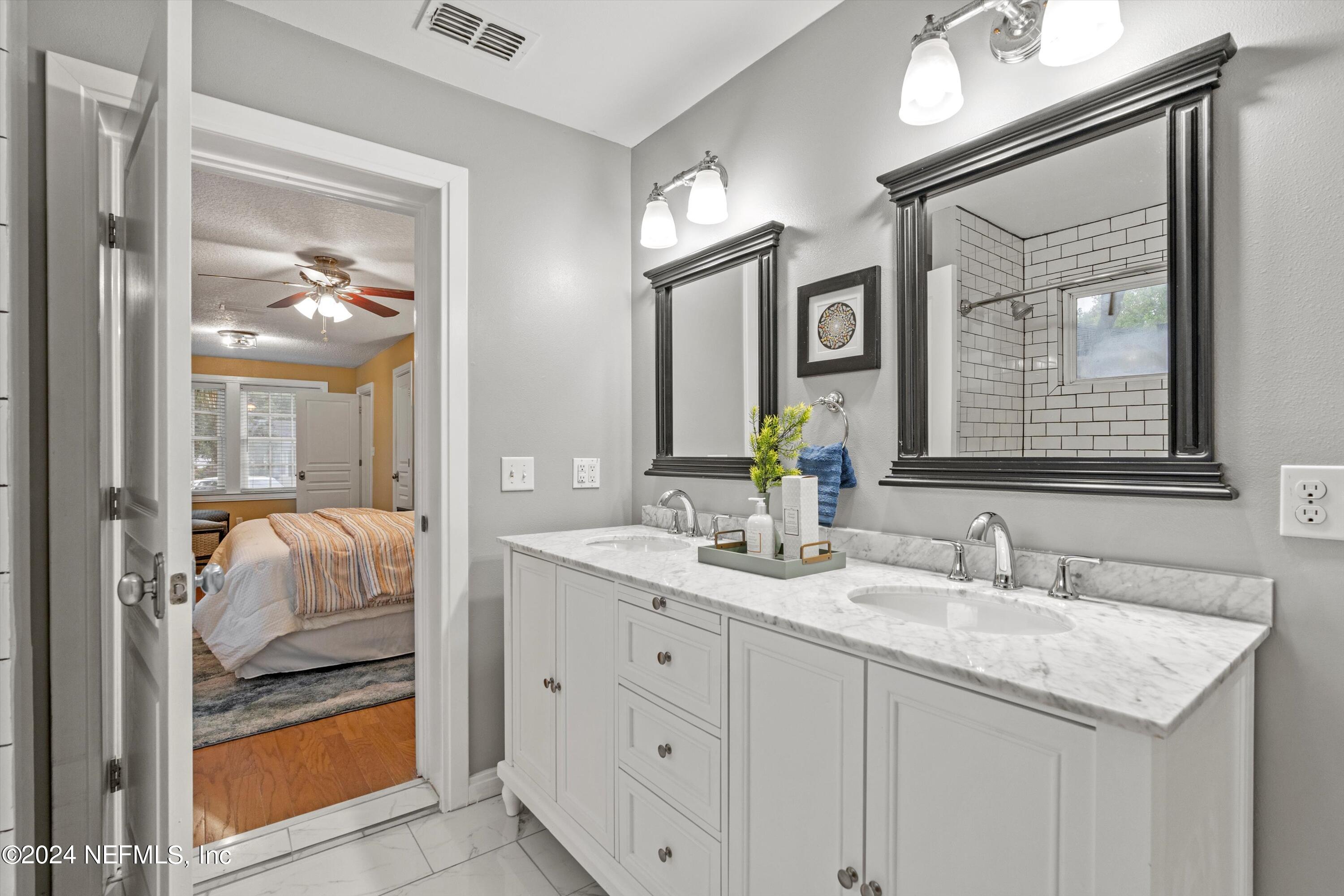 4542 PINEWOOD Avenue