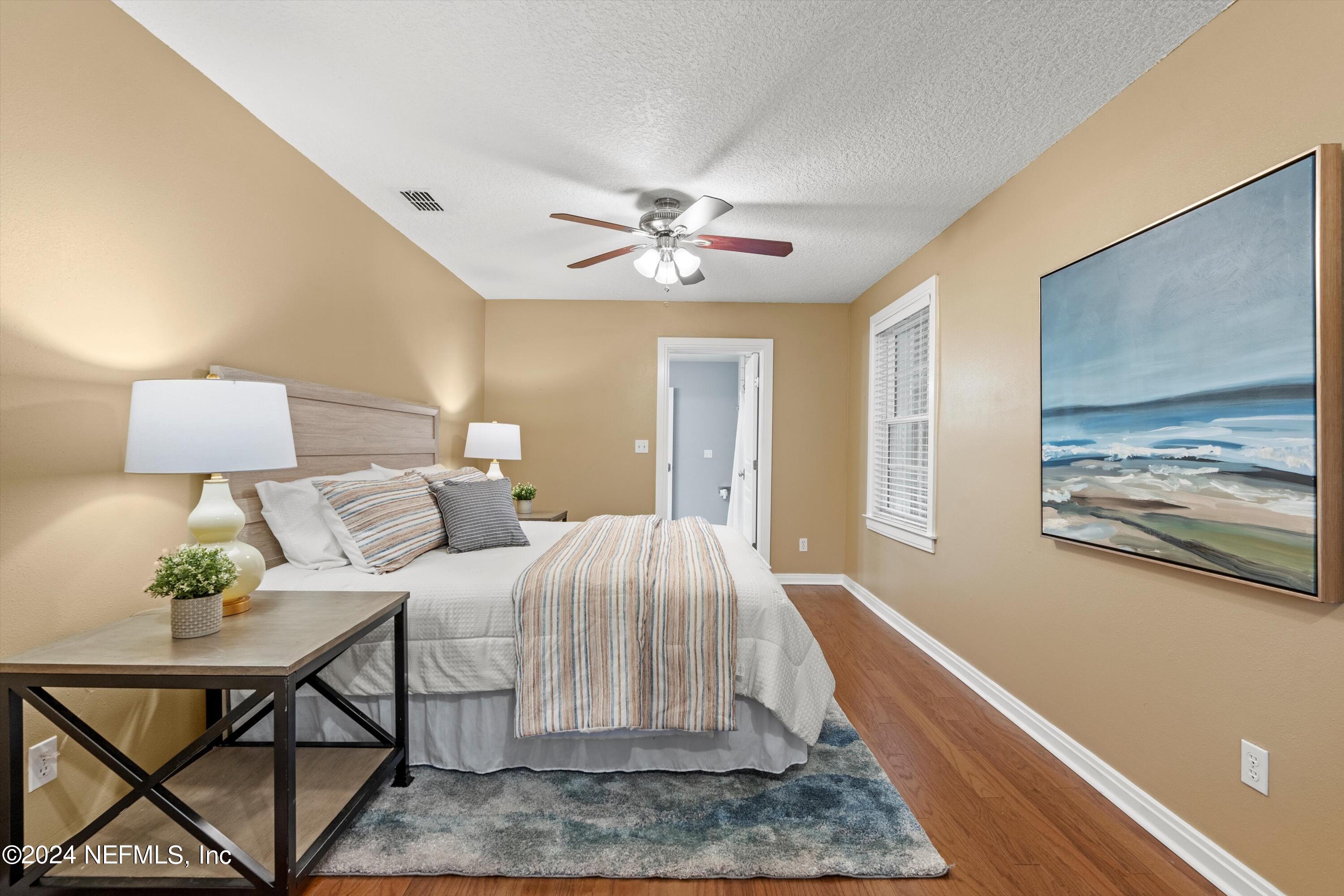 4542 PINEWOOD Avenue