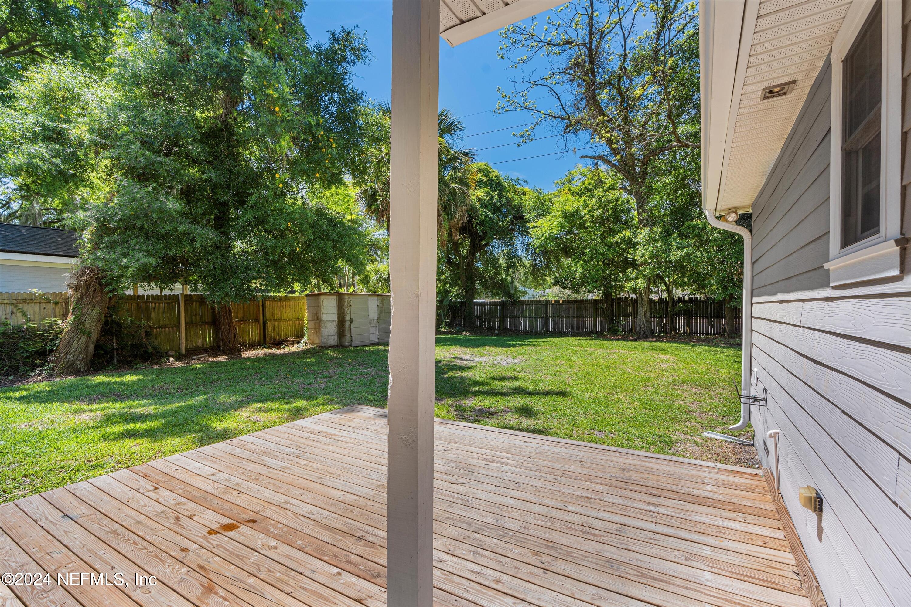 4542 PINEWOOD Avenue