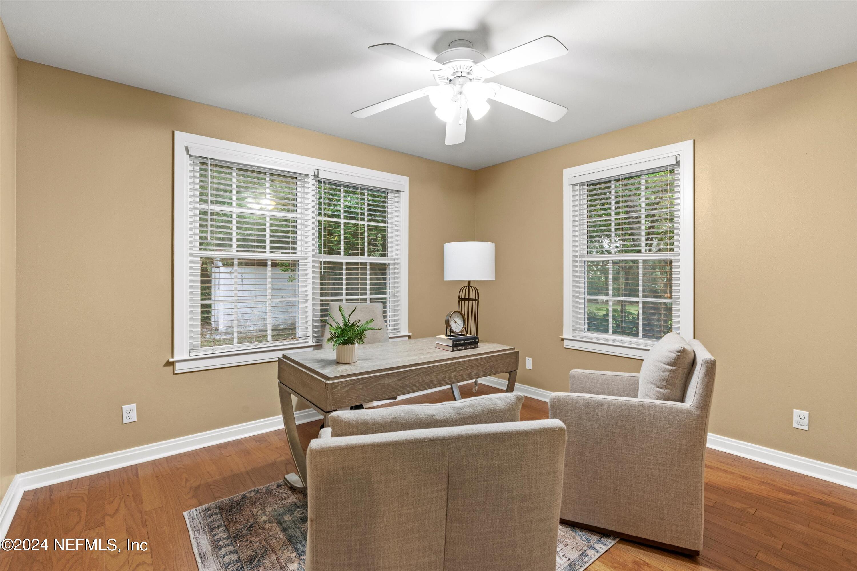 4542 PINEWOOD Avenue