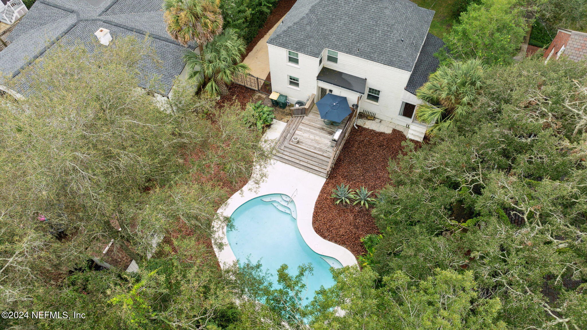 815 ALHAMBRA Drive N