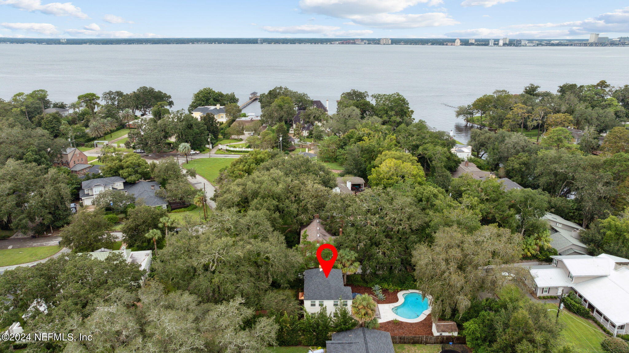 815 ALHAMBRA Drive N