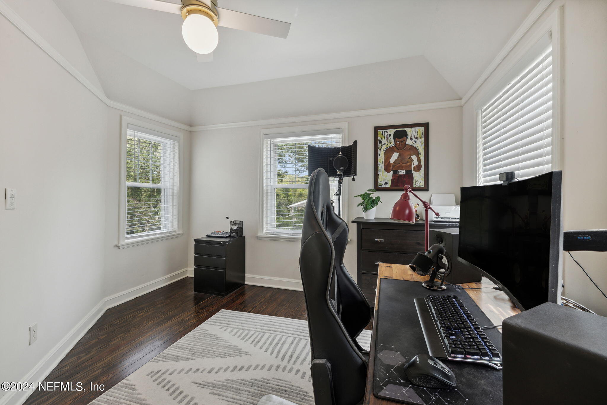 815 ALHAMBRA Drive N