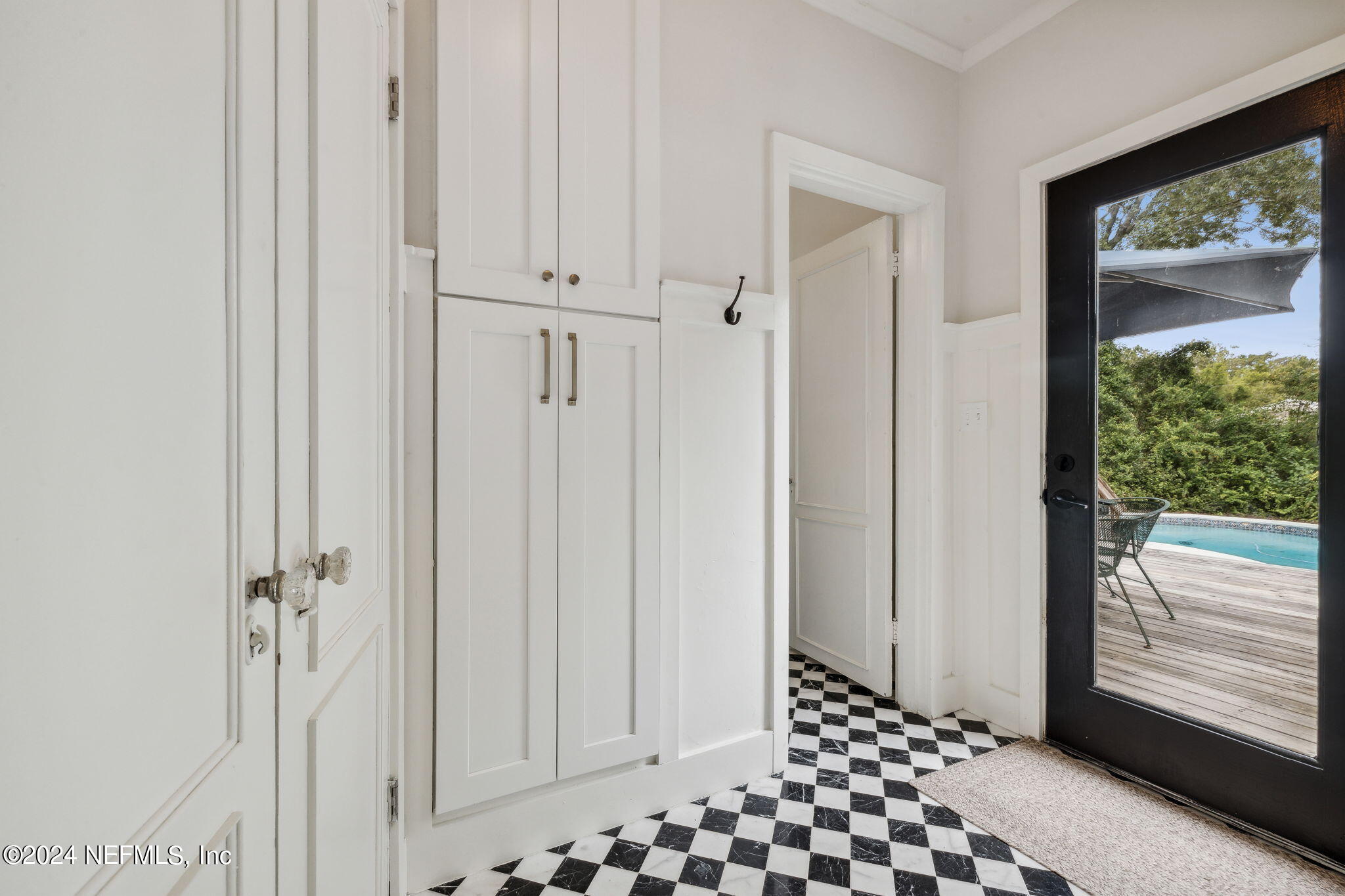 815 ALHAMBRA Drive N