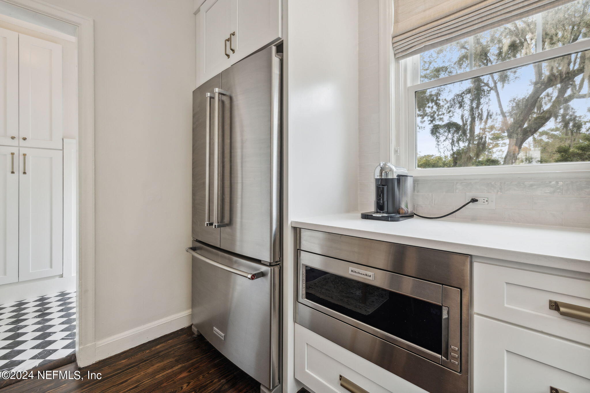 815 ALHAMBRA Drive N