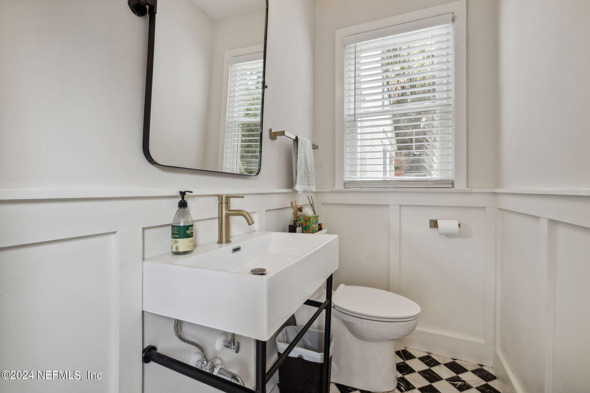 815 ALHAMBRA Drive N