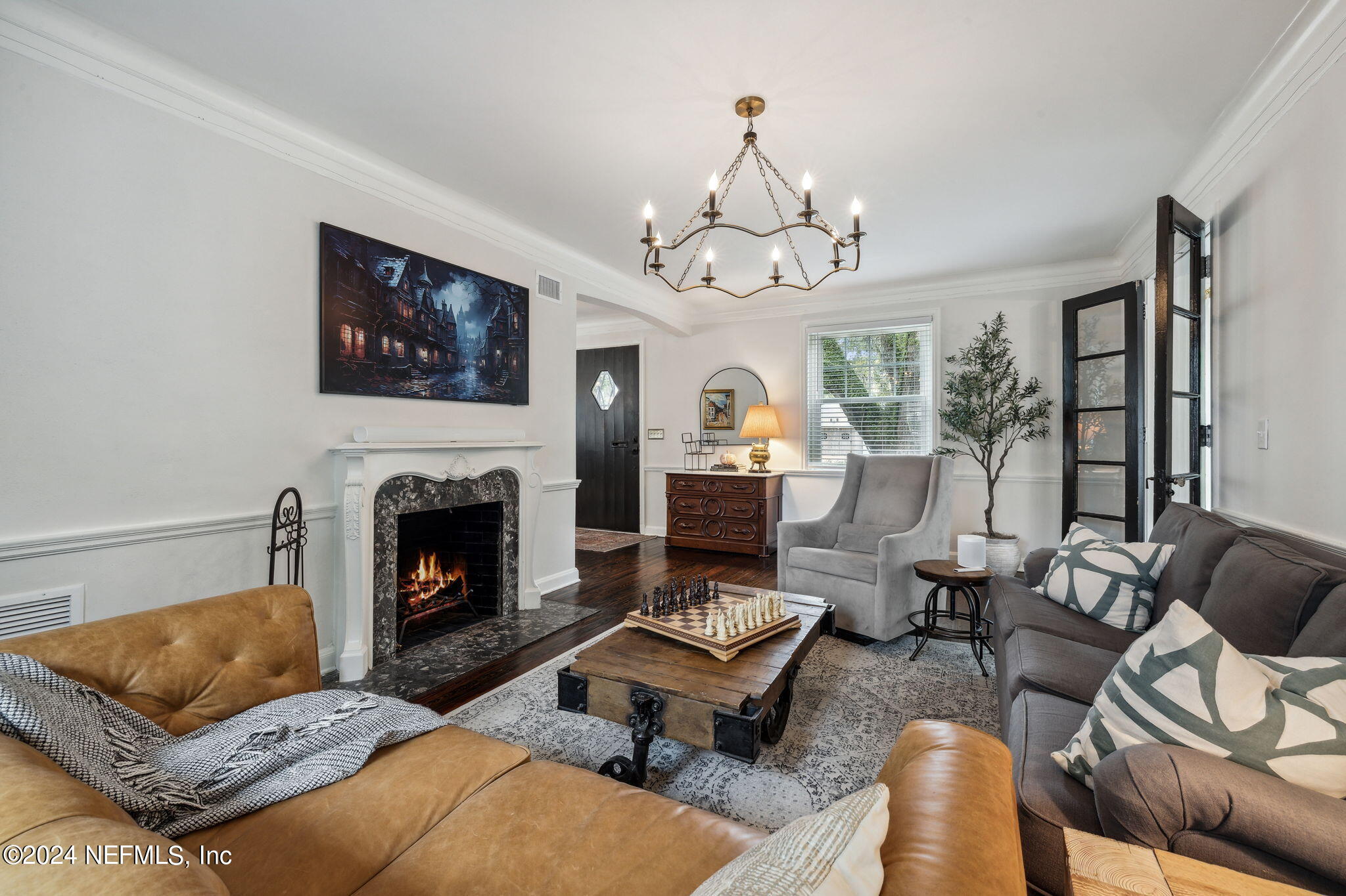 815 ALHAMBRA Drive N