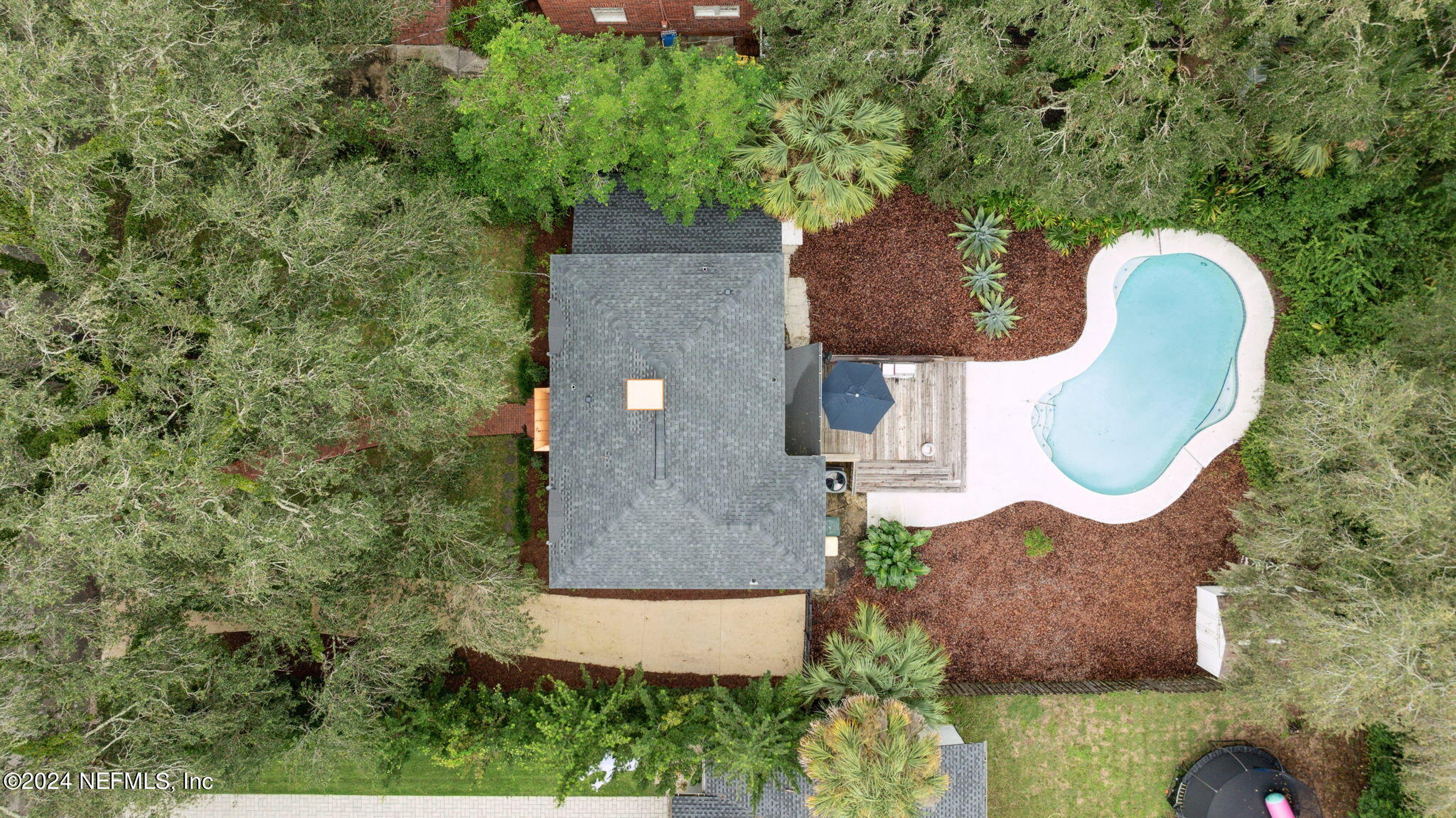 815 ALHAMBRA Drive N