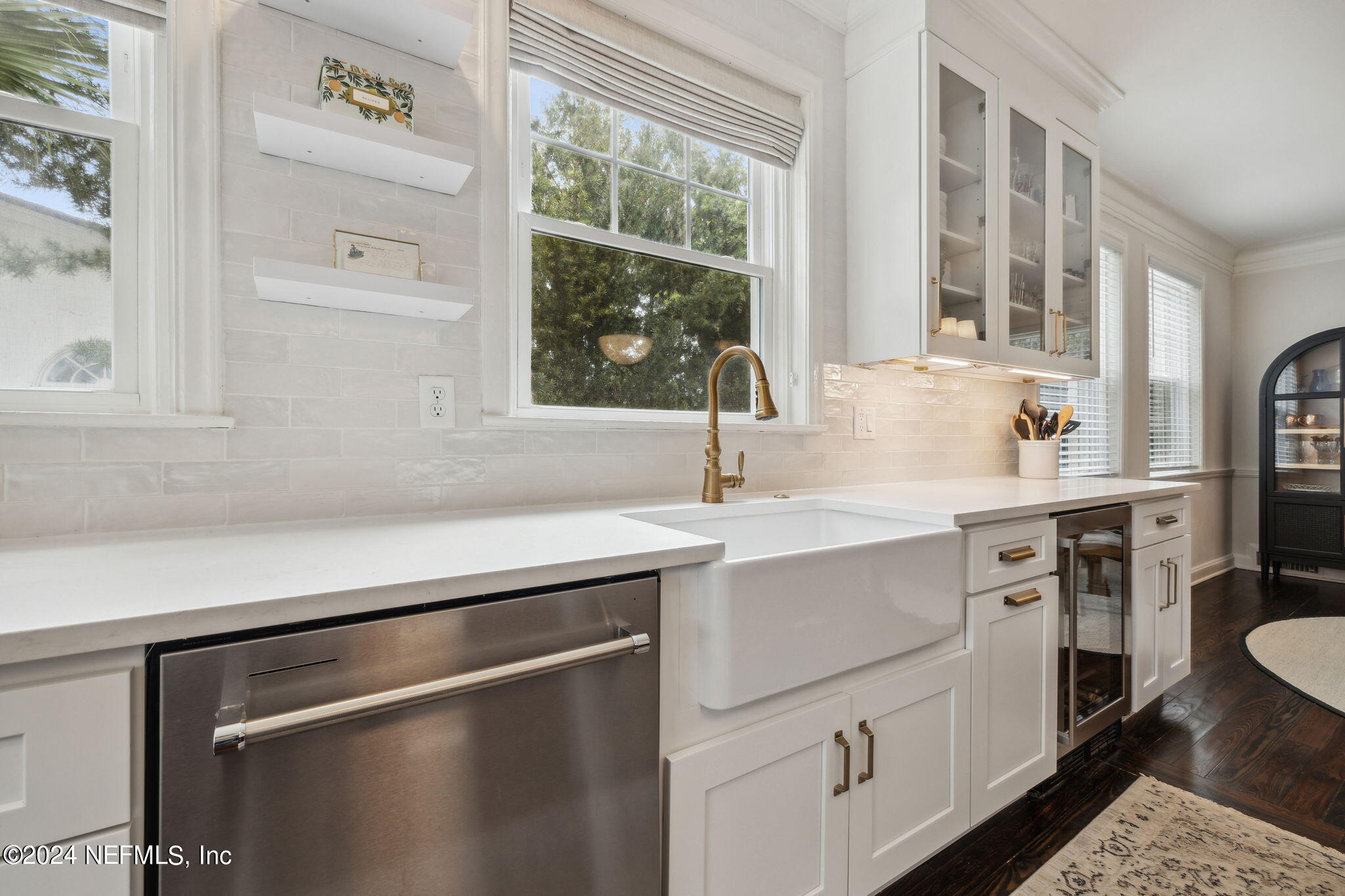 815 ALHAMBRA Drive N