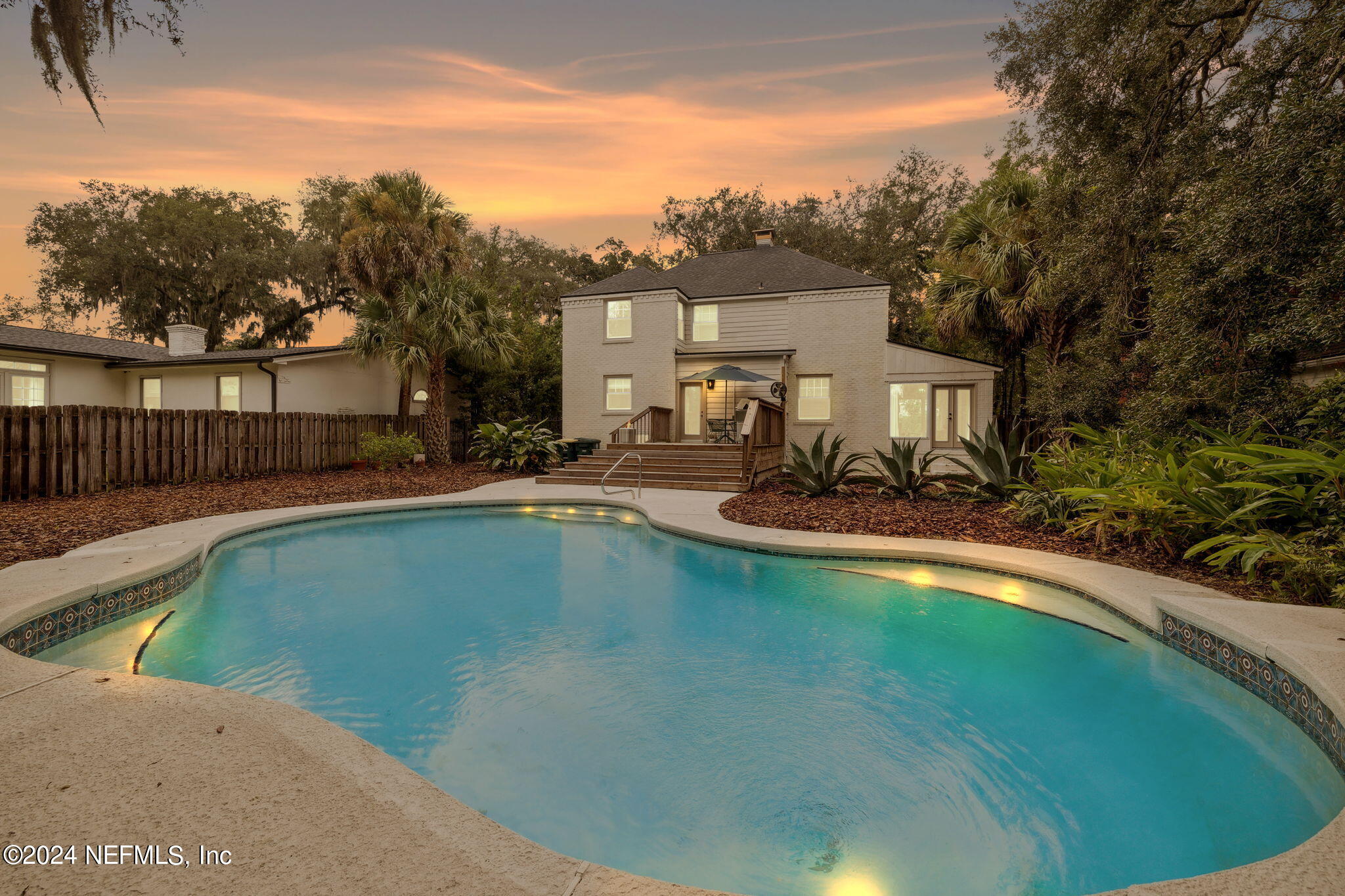 815 ALHAMBRA Drive N