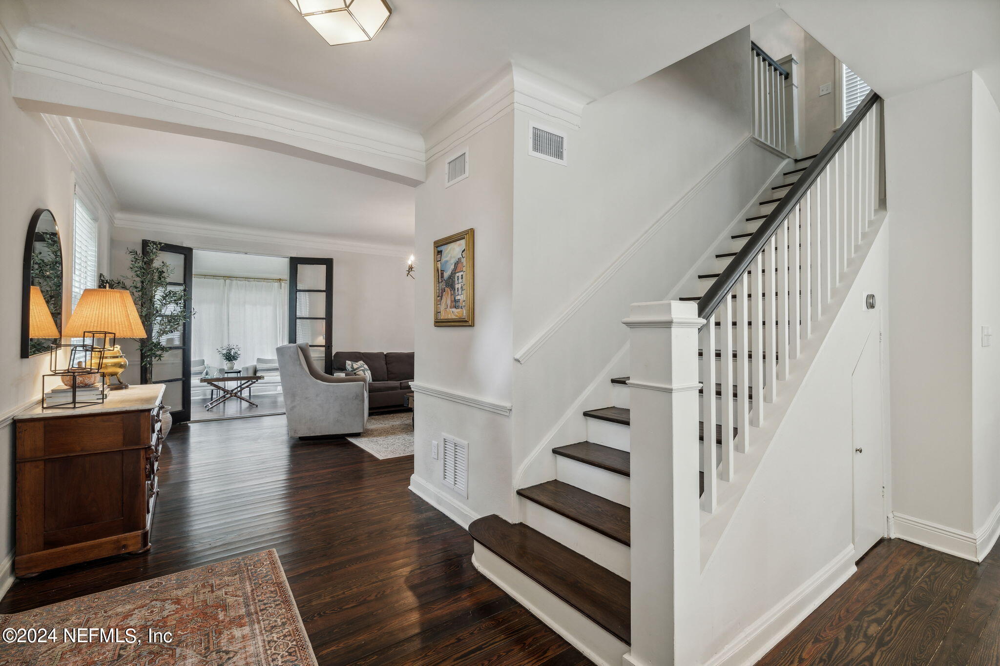 815 ALHAMBRA Drive N