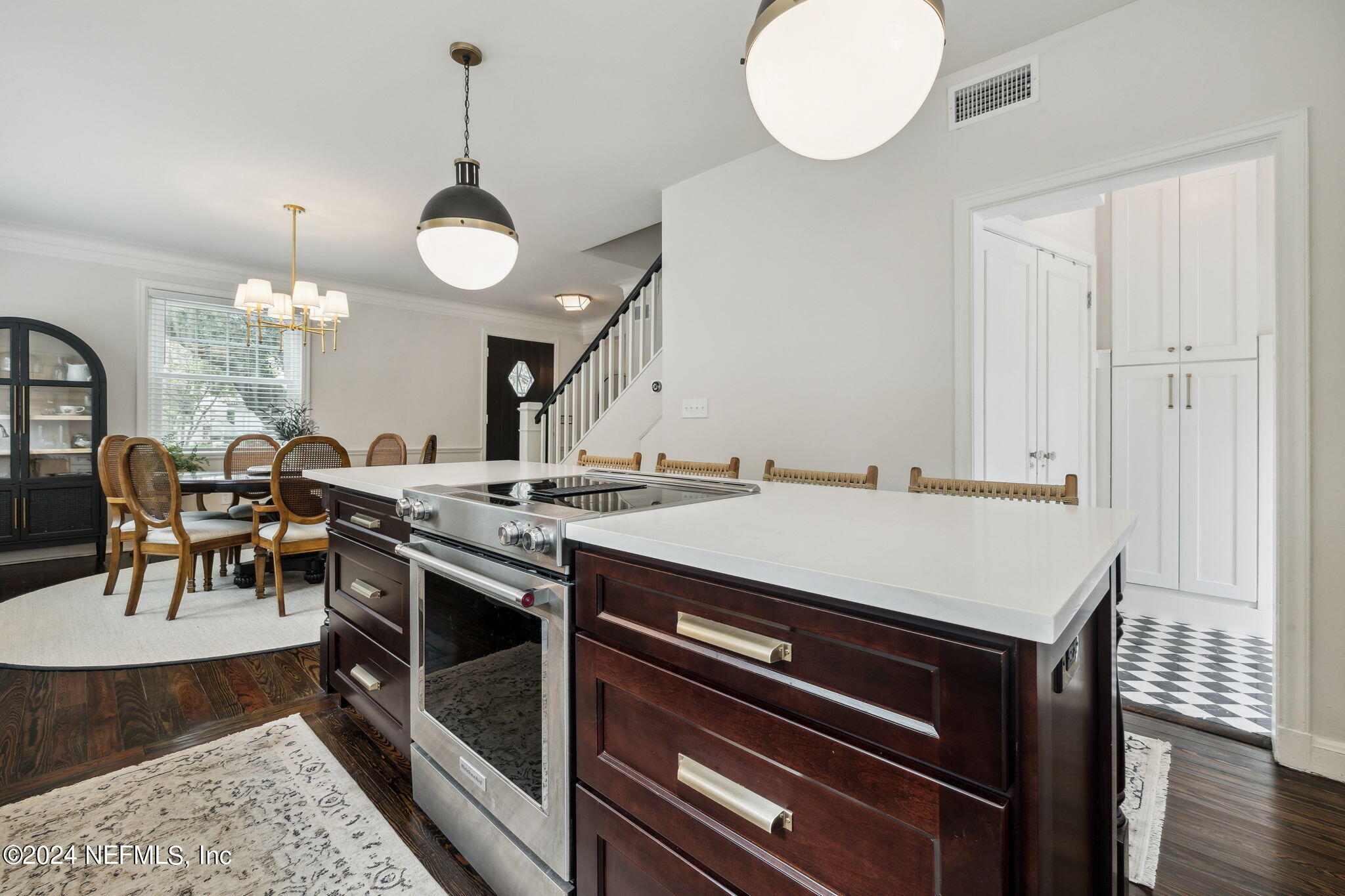 815 ALHAMBRA Drive N