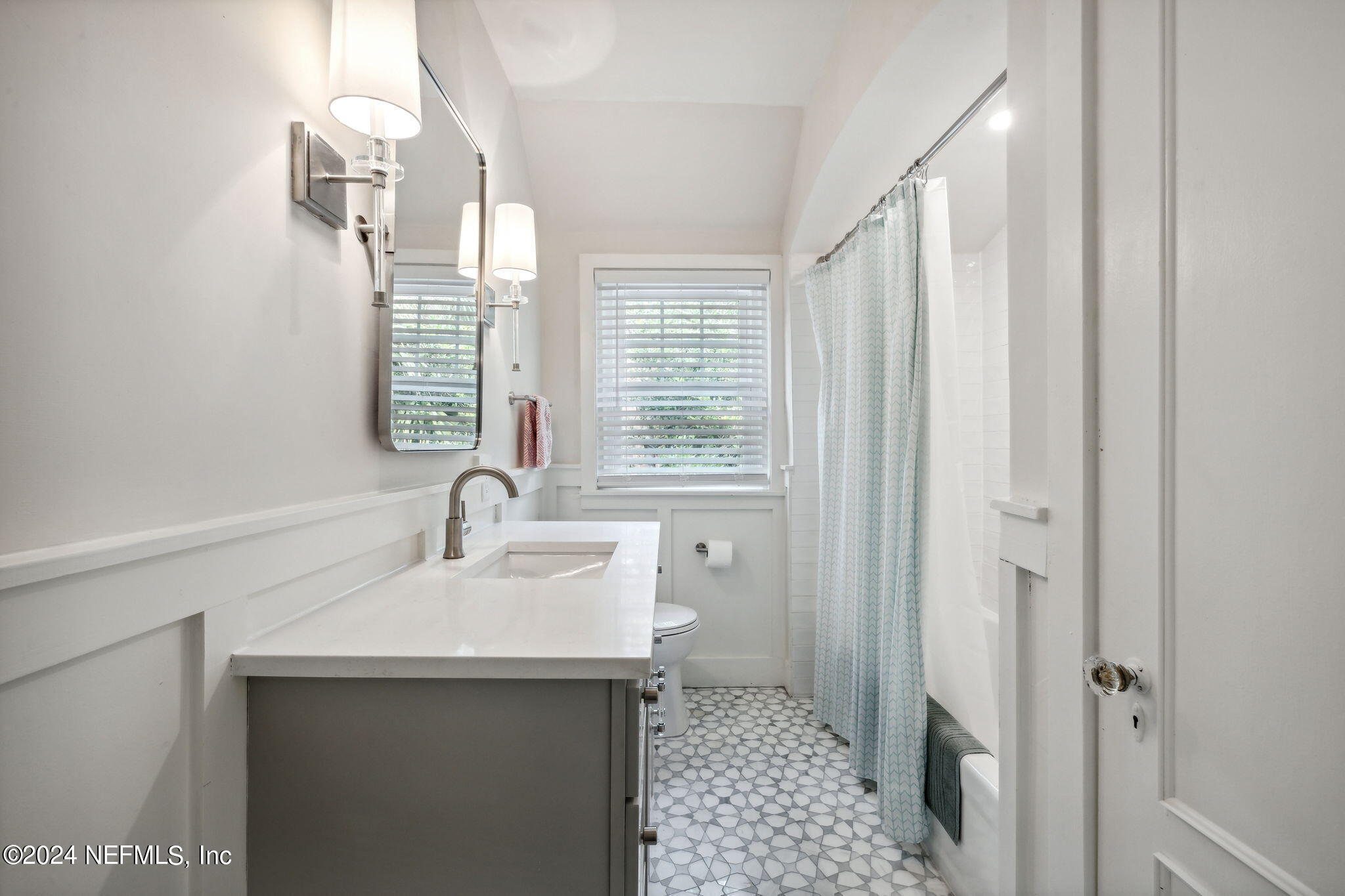 815 ALHAMBRA Drive N