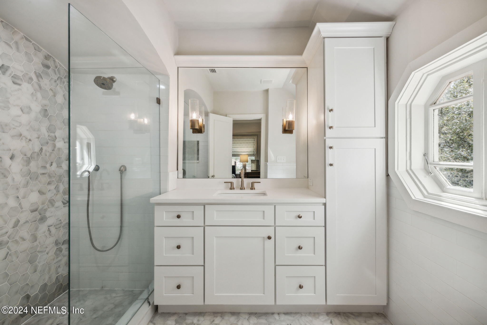 815 ALHAMBRA Drive N