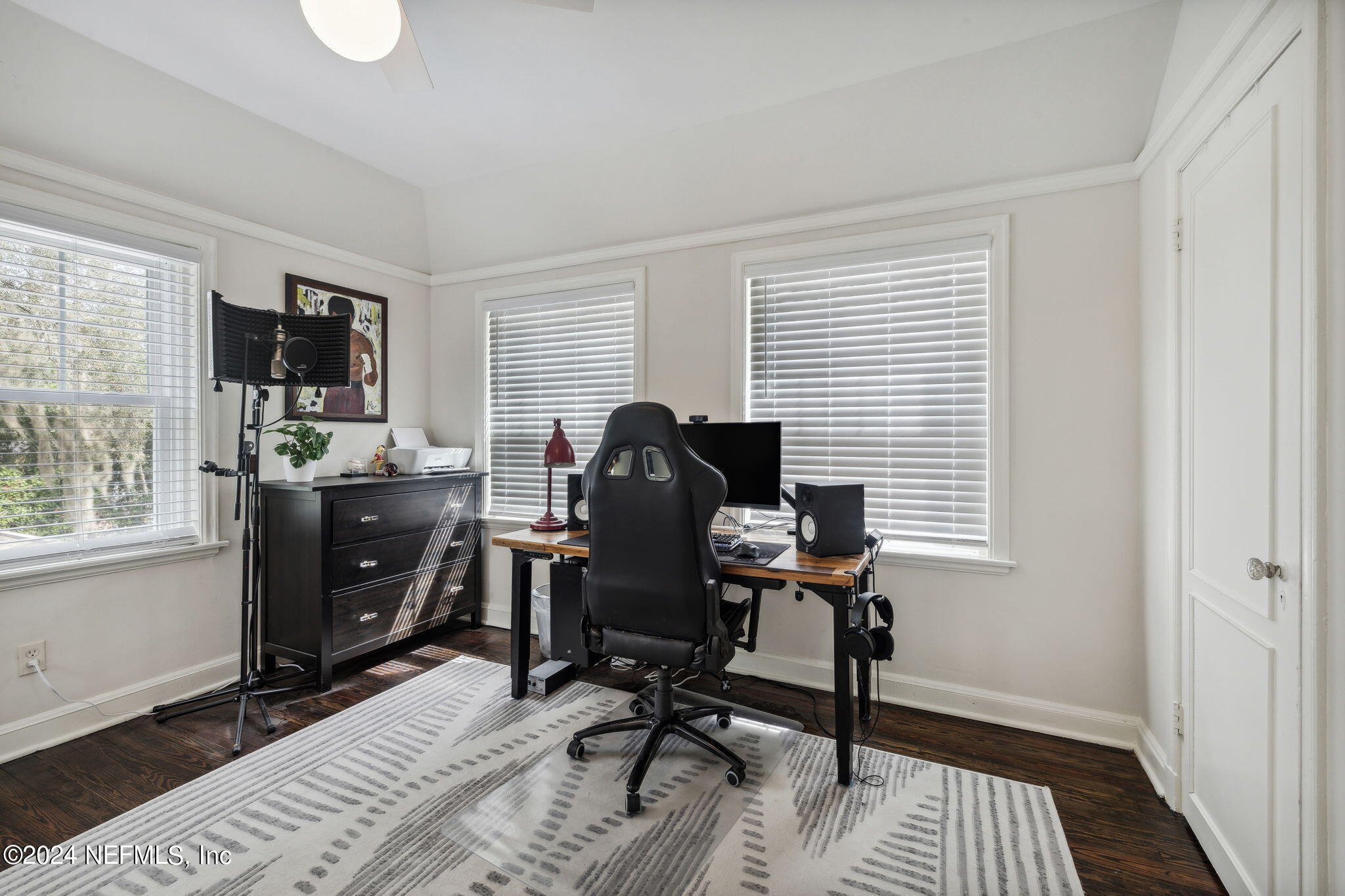 815 ALHAMBRA Drive N