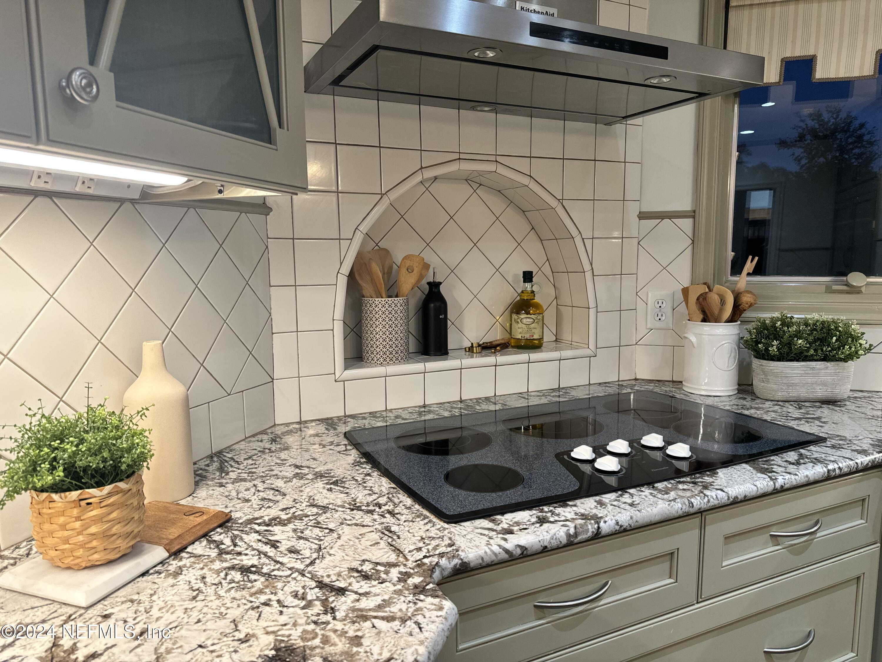 847 GRANADA Boulevard S