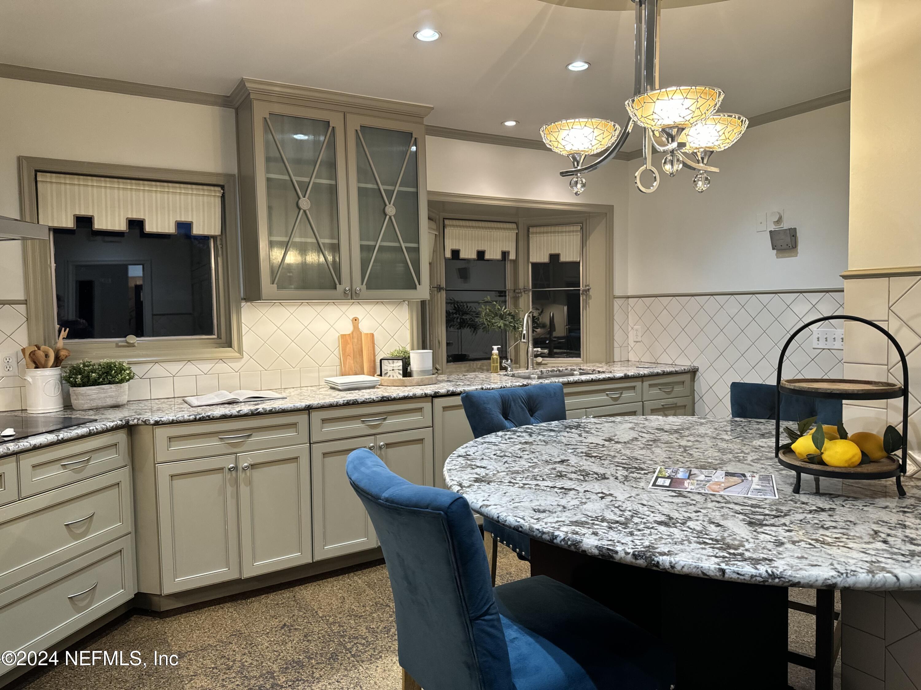 847 GRANADA Boulevard S